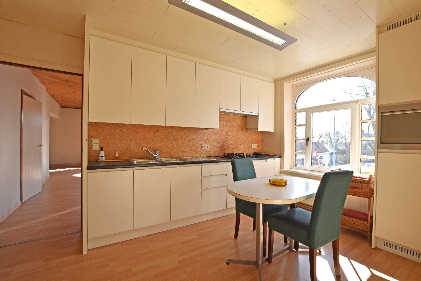 Uniek hoekpand met handelsruimte en woonst te Beerst (Diksmuide) op 470 m². foto 10