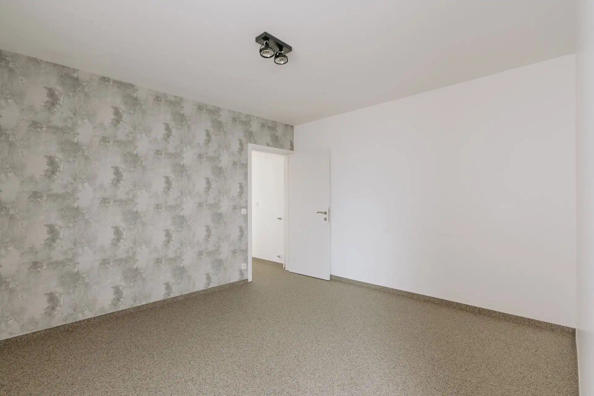 Gelijkvloers appartement in de Portugezenwijk! foto 13