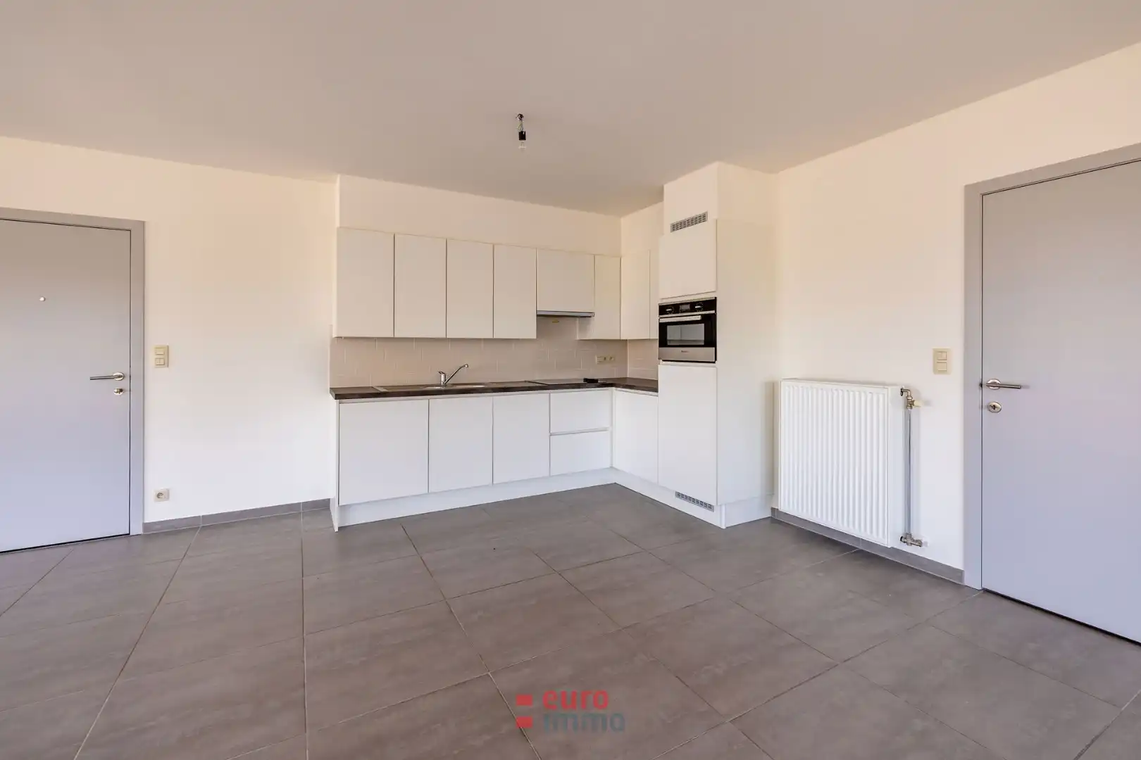 Lichtrijk hoekappartement op topligging aan de kaai in Nieuwpoort-Stad! foto 2