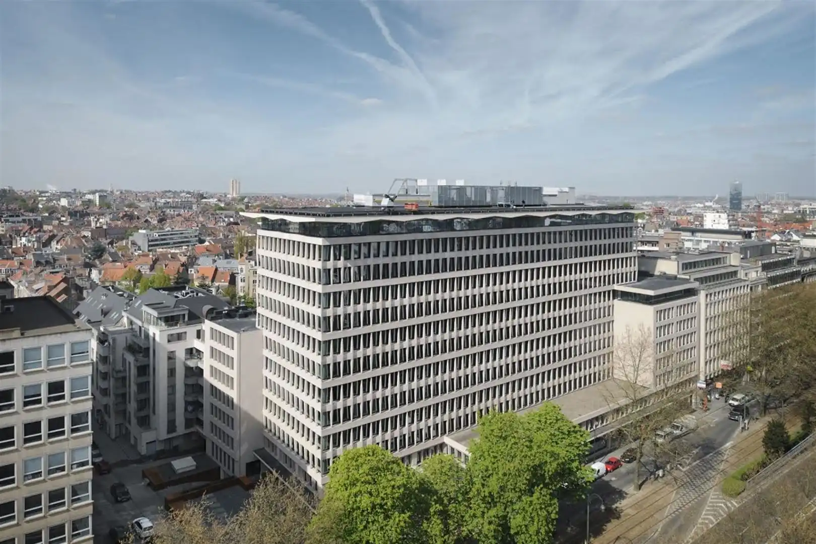 THE PLATINUM: vanaf 350m² foto {{pictureIndex}}