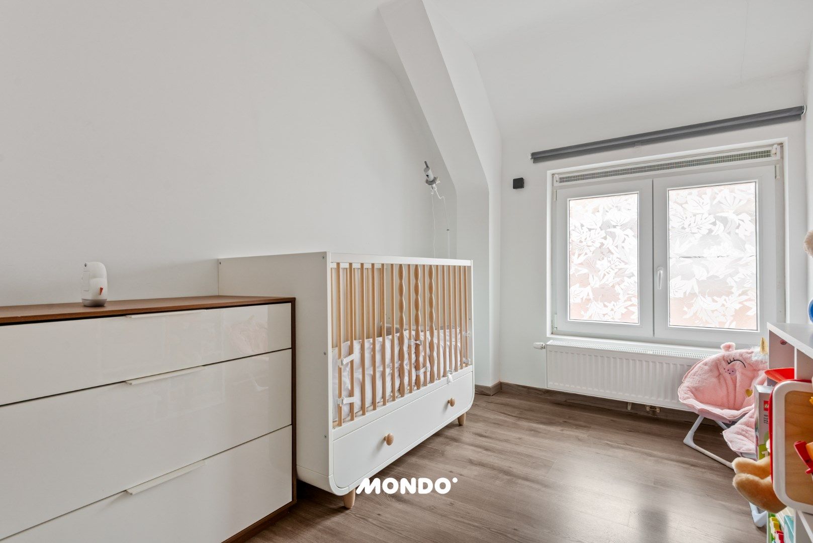 Gerenoveerde woning met 3 slaapkamers! foto 17