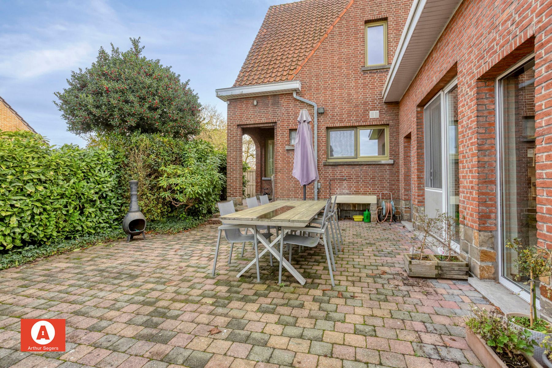 Karaktervolle open bebouwing met 5 slaapkamers en bureau foto 25