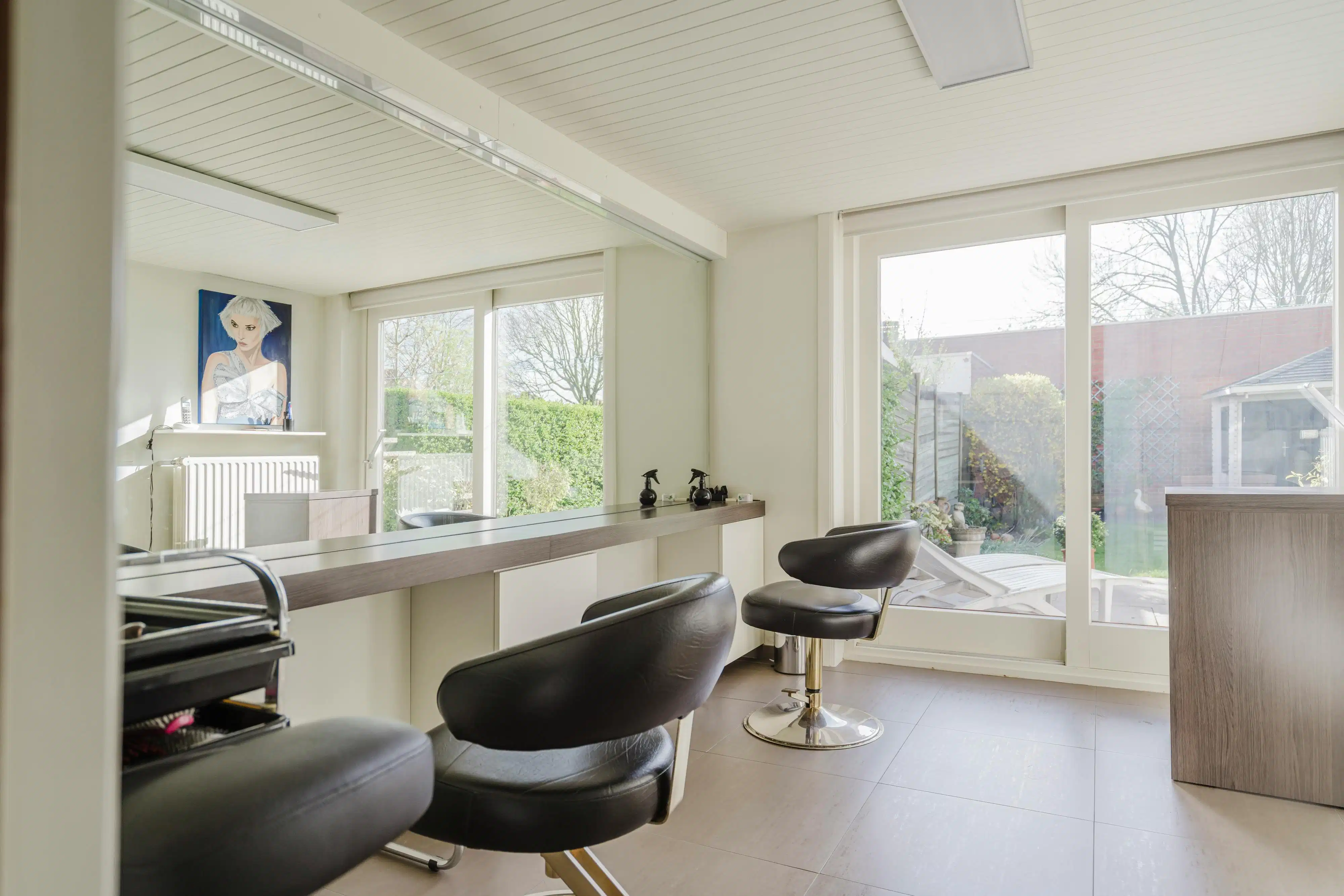 Veelzijdige bel-etagewoning te koop op topligging in Kortrijk!  foto 18