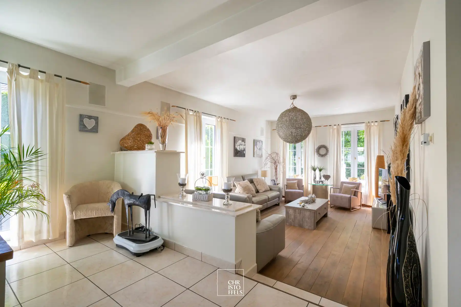 Charmante villa op een perceel van 1.136 m² in bosrijke omgeving foto 3