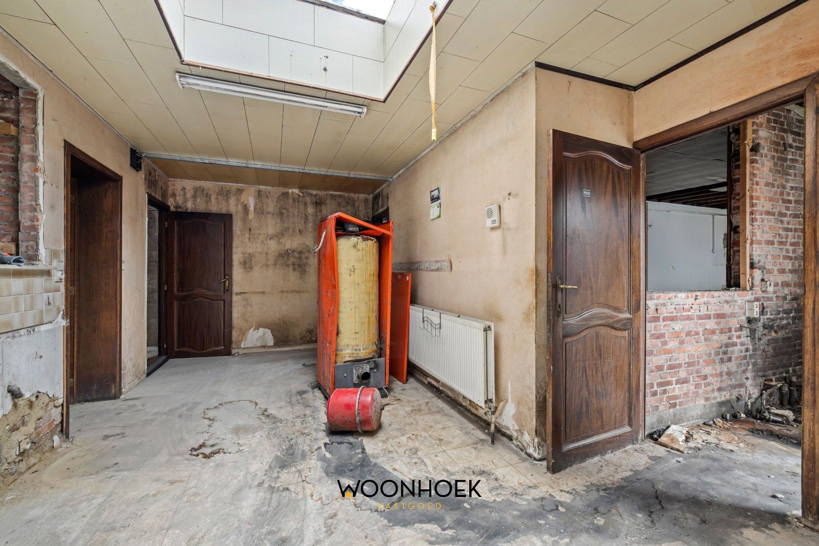 Ruime, te renoveren woning met diverse mogelijkheden foto 5