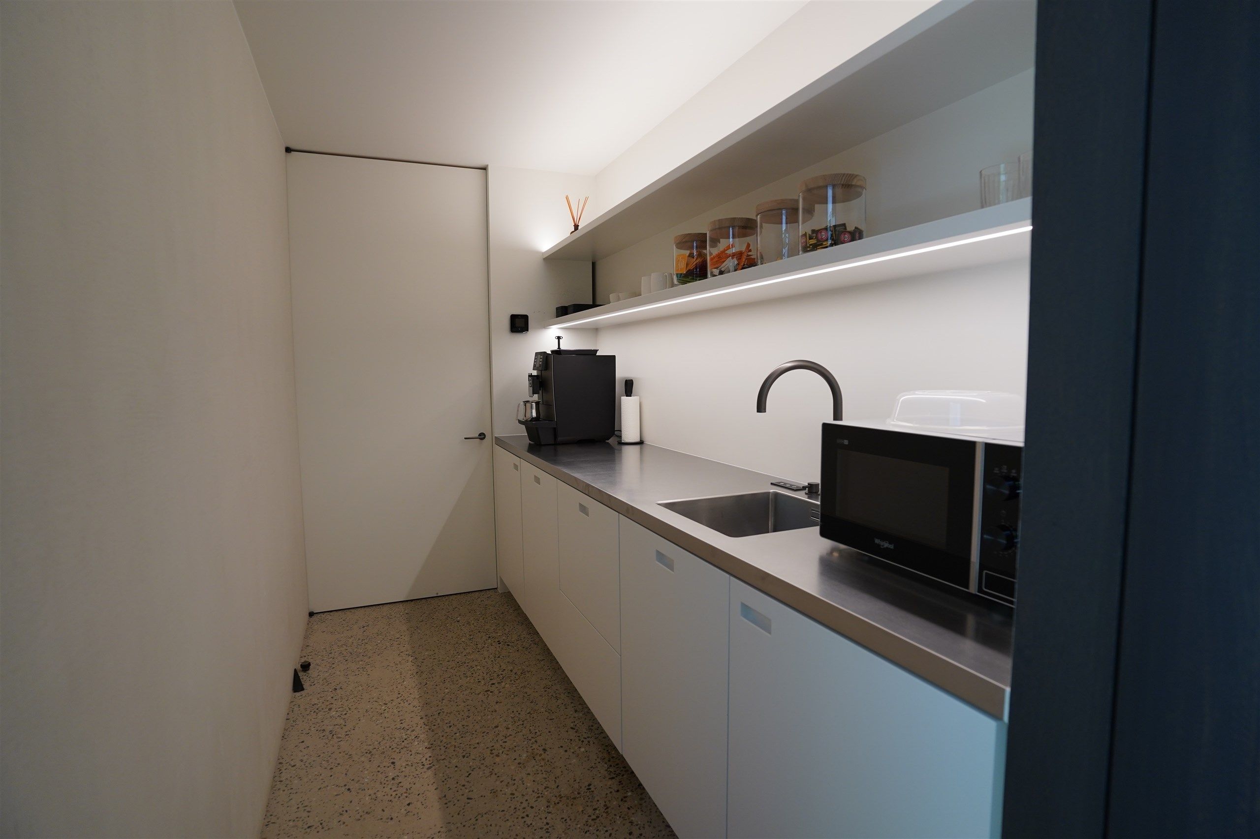 Chique kantoorparel van 114 m² - Subliem afgewerkt door Promanys foto 15