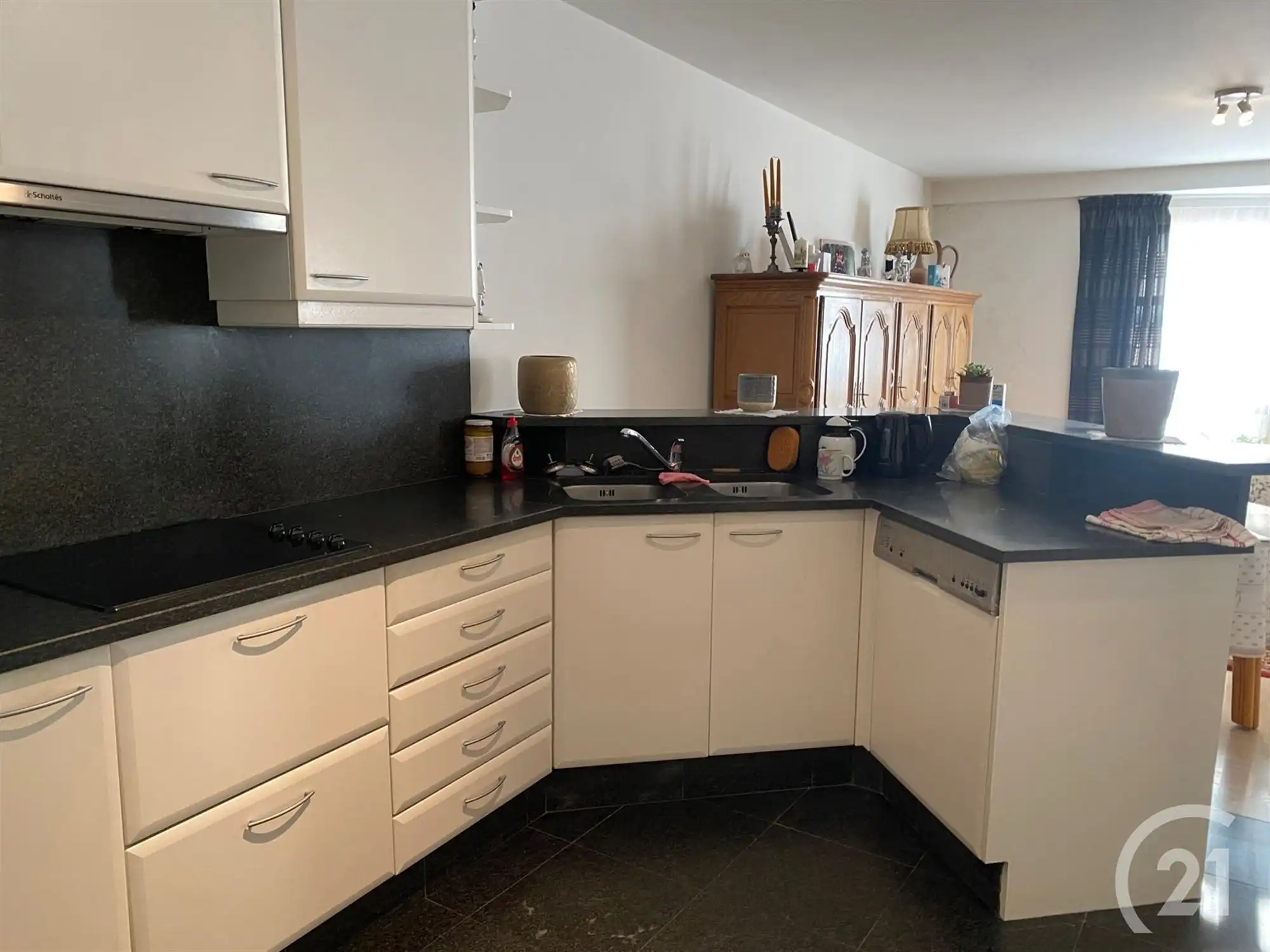 Instapklaar appartement met 3 slaapkamers en groot terras foto 5