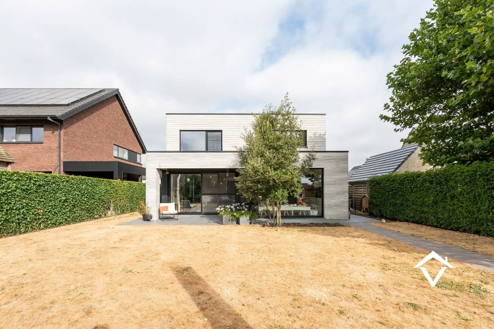 Exclusieve, energiezuinige villa met 247 m² bewoonbare oppervlakte, volledig onderkelderd en gelegen in een rustige doodlopende straat foto 2