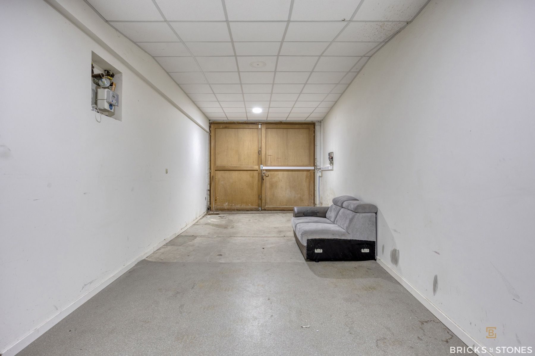 Instapklare woning met riante handelsruimte! foto 7