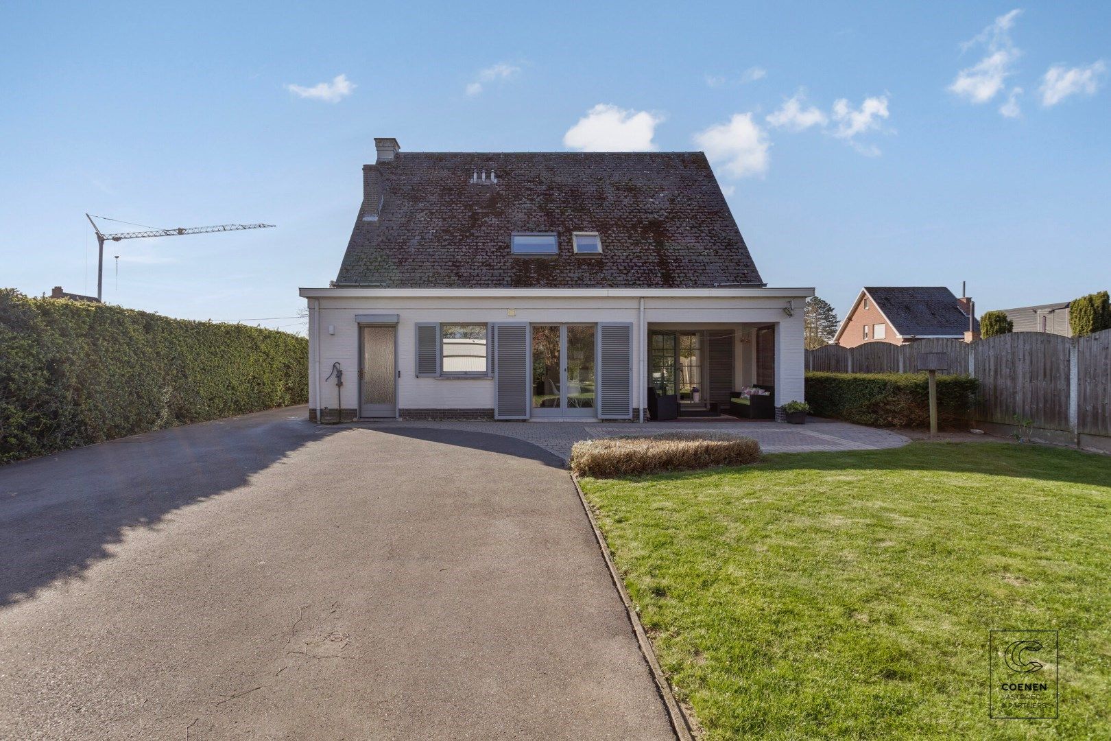 Instapklare villa met 4 slpk's en prachtige tuin op een perceel van 1125 m² te Lier. foto 22