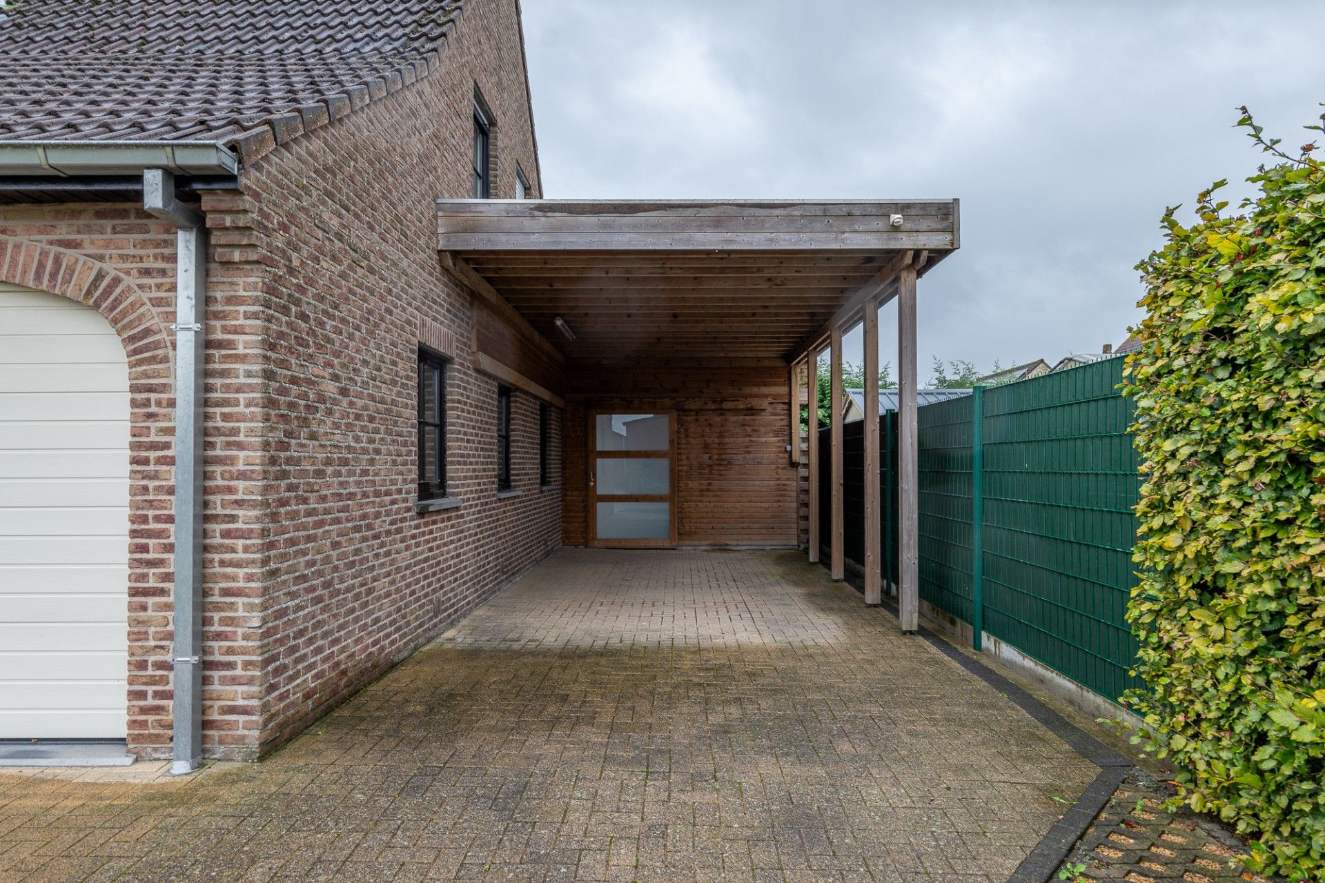 Goed gelegen vrijstaande woning op 625 m² foto 14