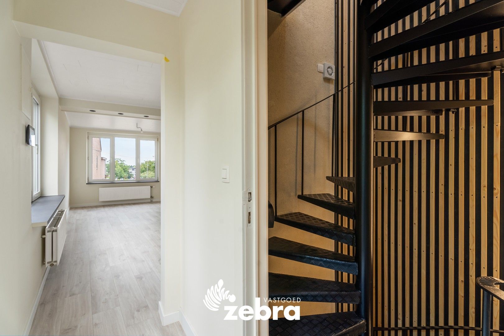 Gerenoveerd duplexappartement in het hartje van Tielt! foto 6