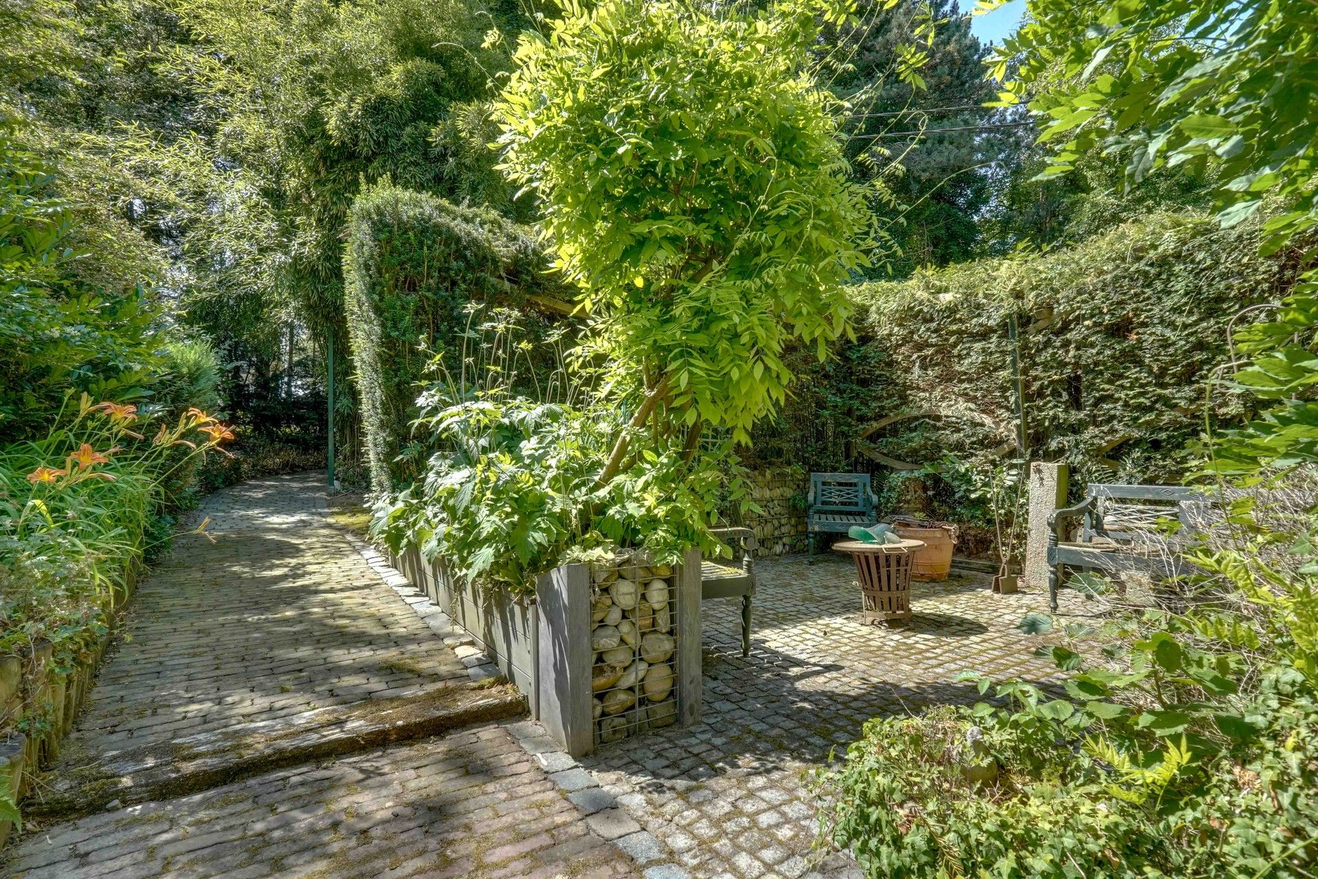 EXCLUSIEVE VILLA + BOUWGROND IN DOODLOPENDE STRAAT foto 75