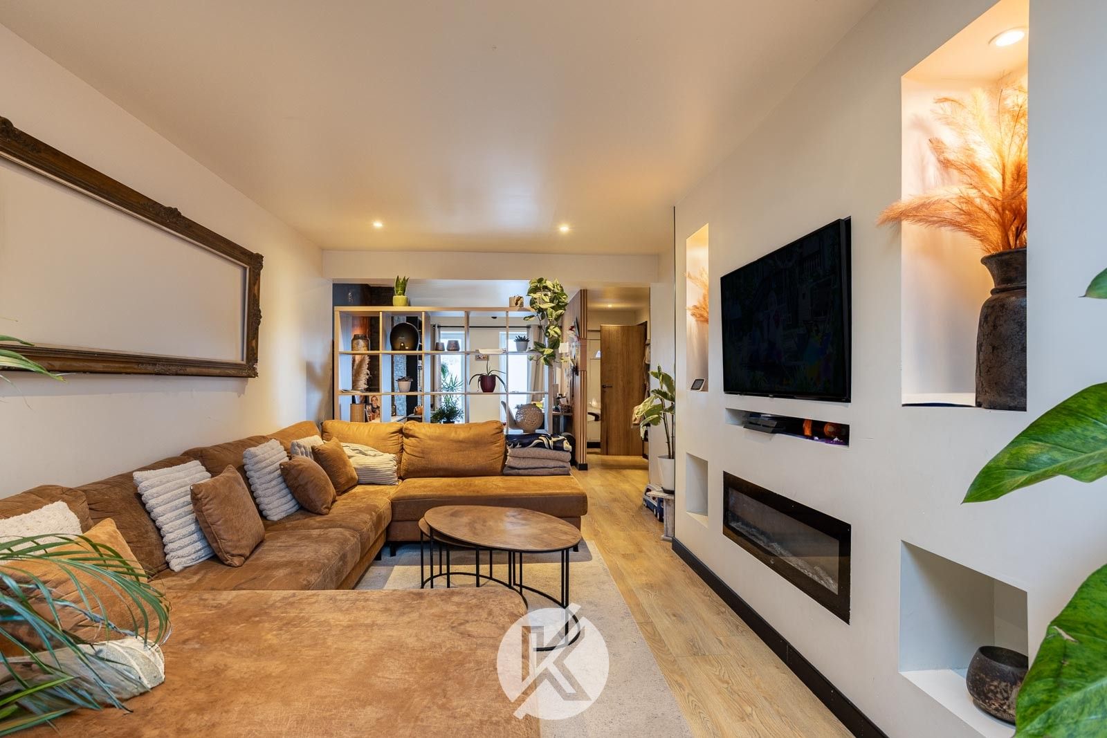 Instapklare gezinswoning met 5 slaapkamers foto {{pictureIndex}}