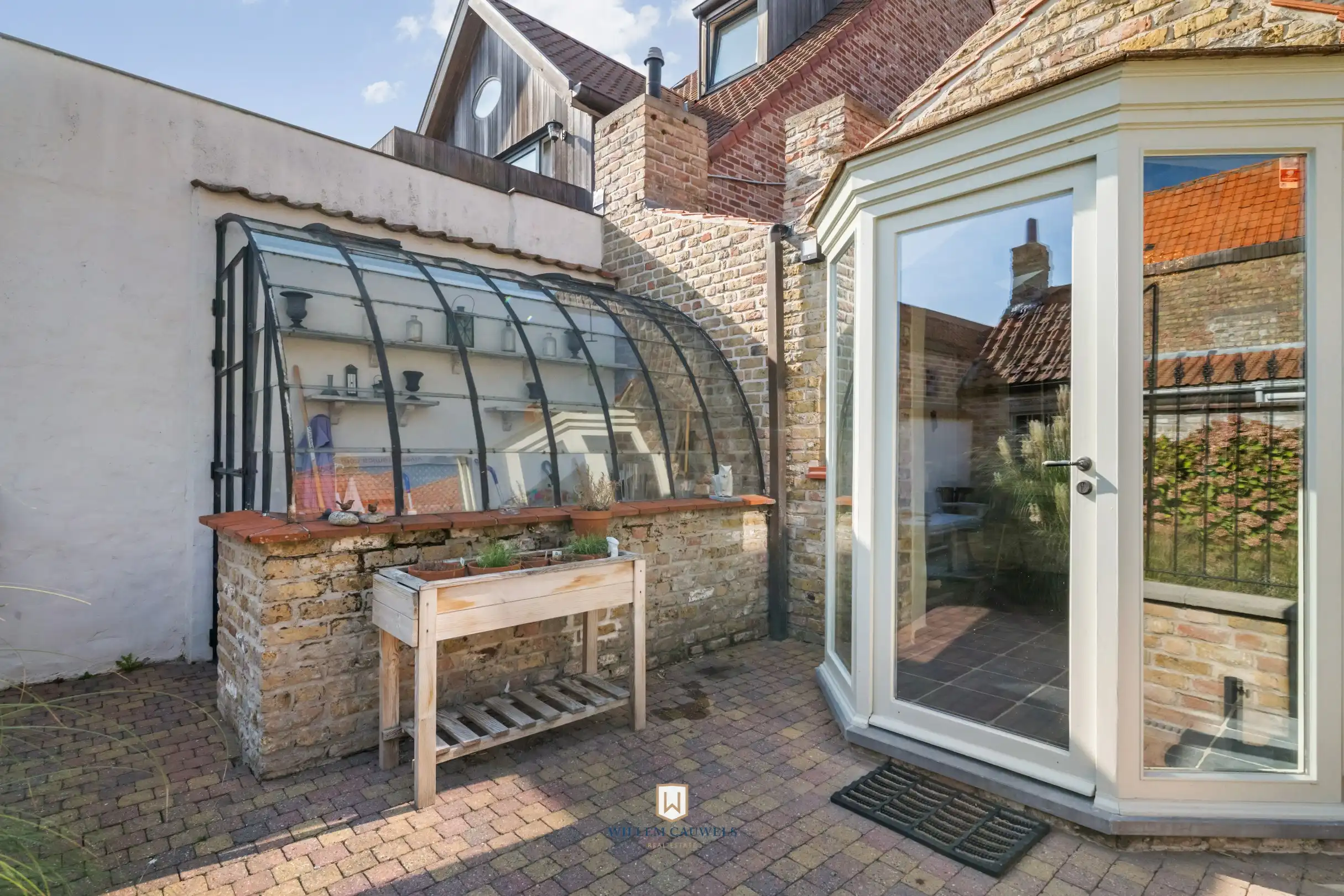 Charmant landelijk huis met prachtige tuin en grote garage foto 15