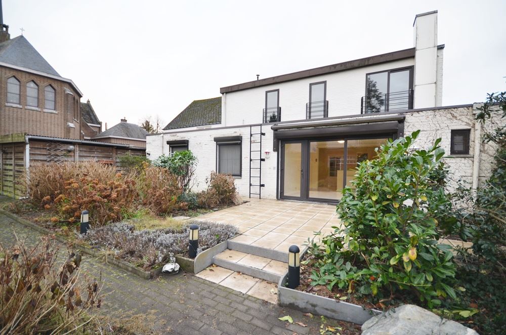 CENTRAAL GELEGEN HANDELSPAND MET VELE MOGELIJKHEDEN IN HET CENTRUM VAN HECHTEL! foto 22