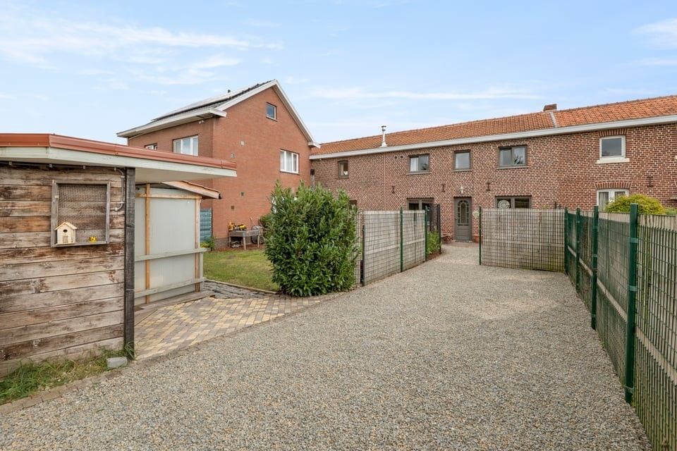 INSTAPKLARE WONING MET 4 SLAAPKAMERS EN 2 BADKAMERS OP EEN GOEDE LOCATIE foto 19