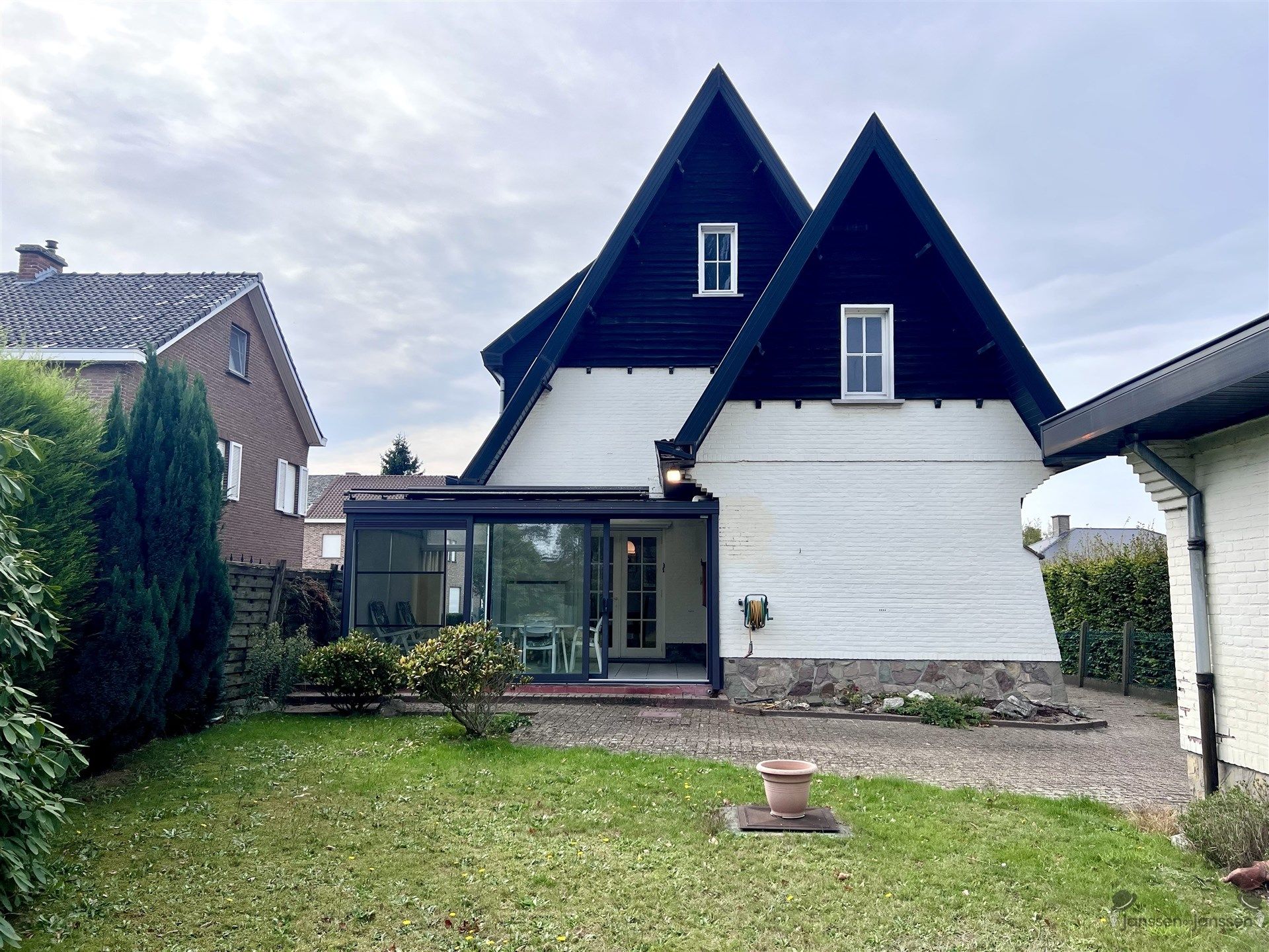 Te renoveren villa op 800m² foto 5