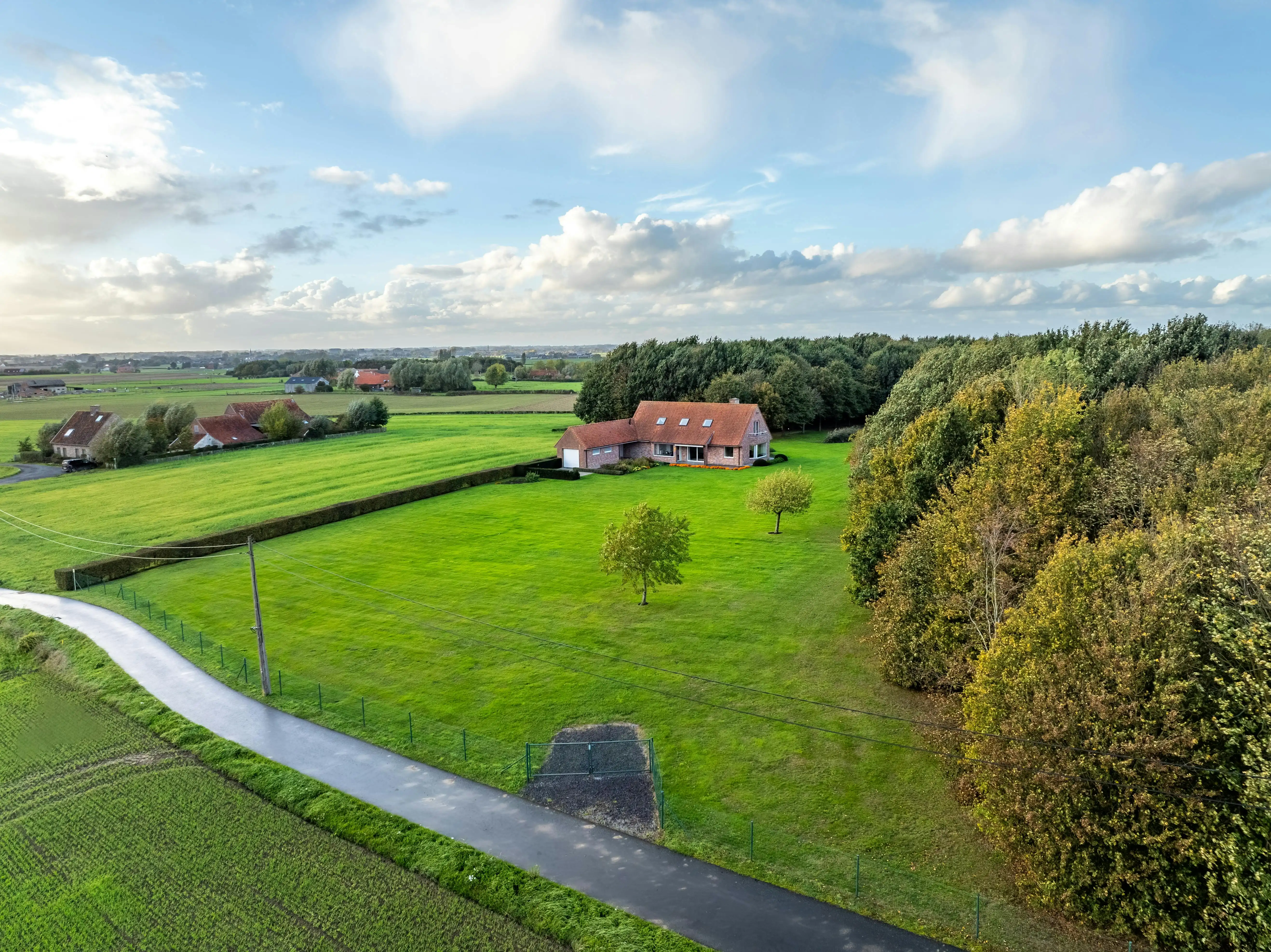 Unieke villa op 2,1 ha met 360°-uitzicht en eigen bos foto 37