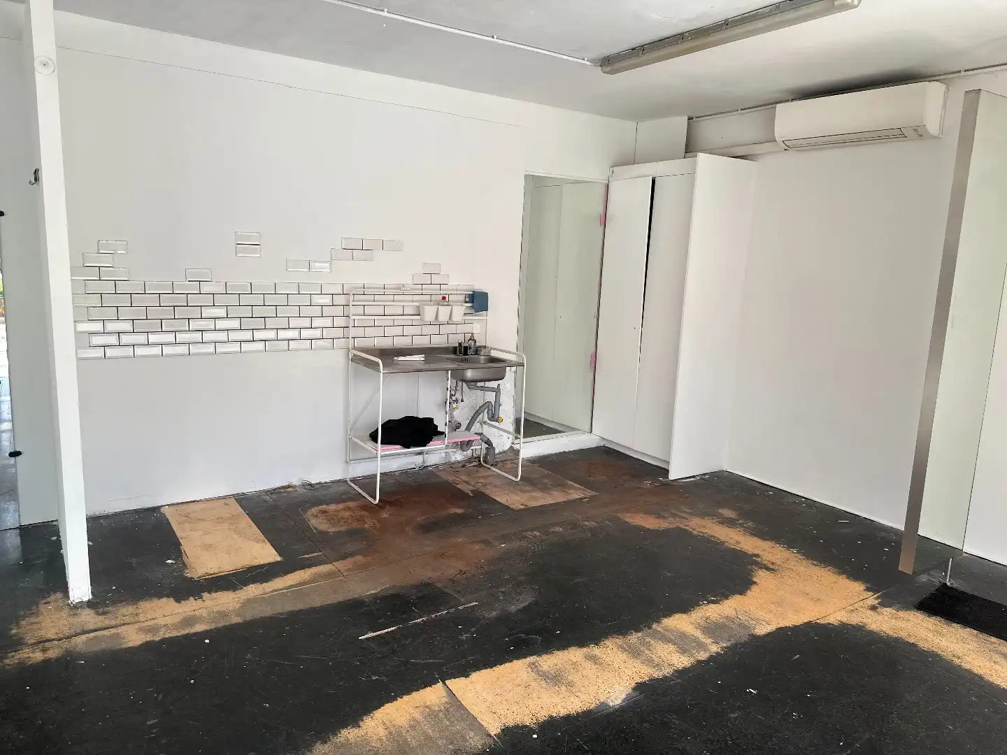 Commercieel uitstekend gelegen handelspand, 39m² foto 3