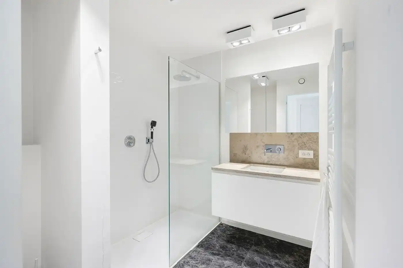 Ruim hoekappartement met zonneterrassen in de recente residentie Cap Horn foto 49