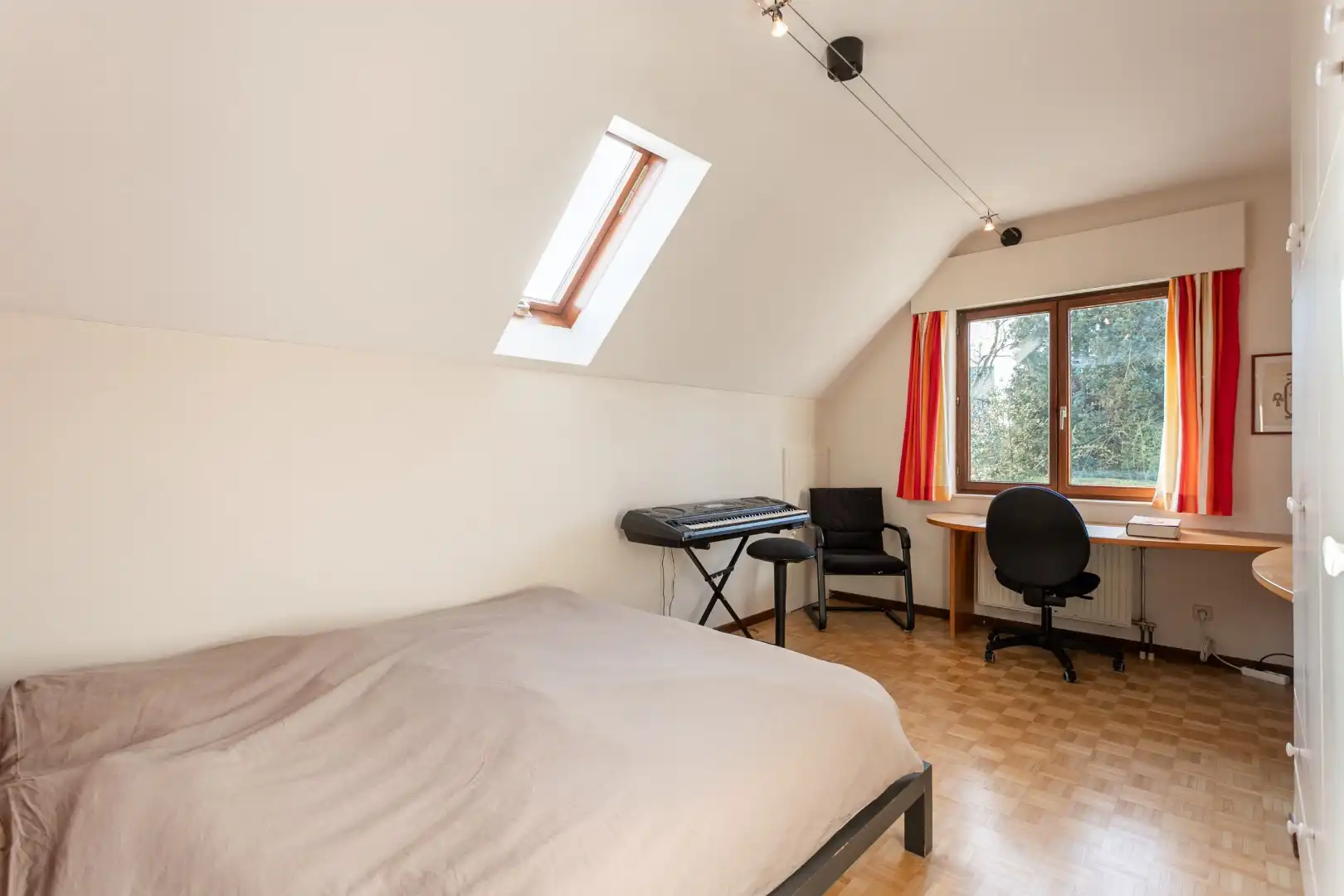 Instapklare gezinswoning met 5 slaapkamers, 2 badkamers en EPC B op topligging in Wezembeek-Oppem foto 20