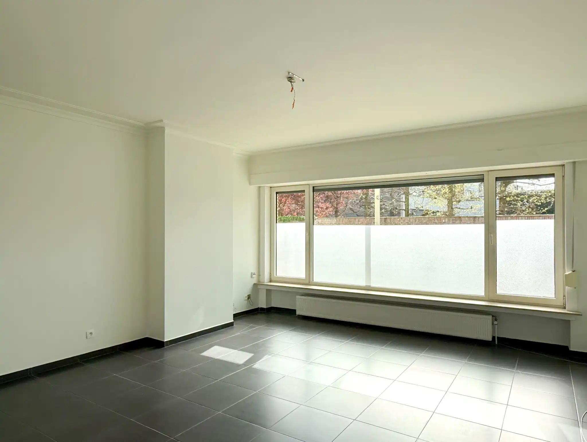 Appartement met 2 slaapkamers op toplocatie in Beveren nabij het station foto 2