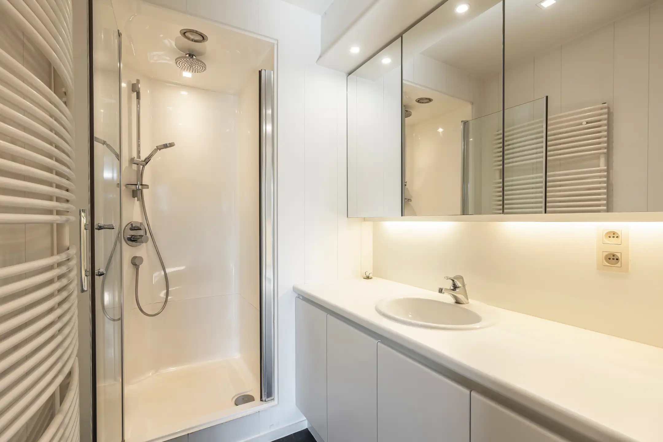 Luxueus 3 slpk appartement met onderliggende handelsruimte foto 14