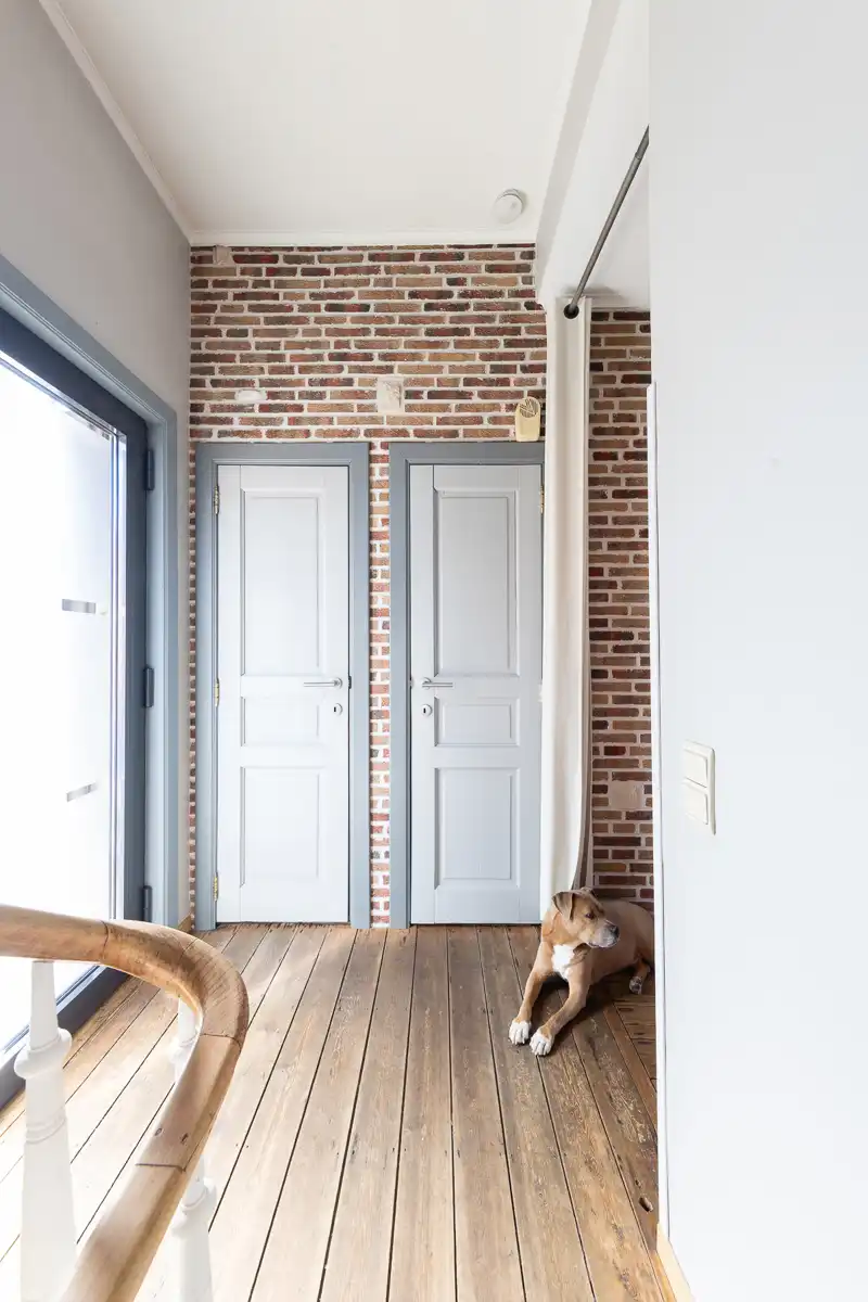 Veelzijdige woning met handelsruimte en garage foto 16