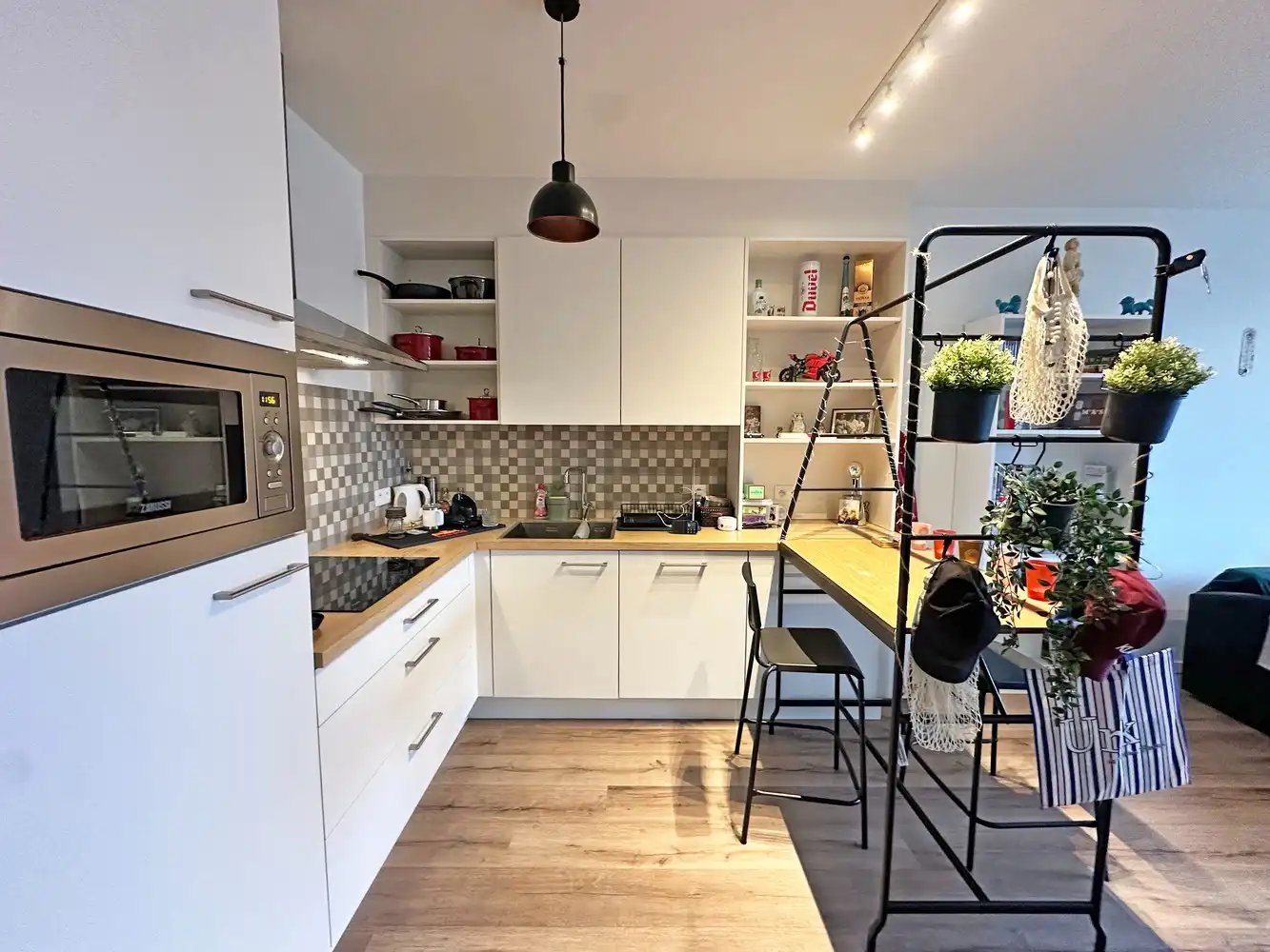 Modern 1 slaapkamer appartement in Antwerpen! foto 4