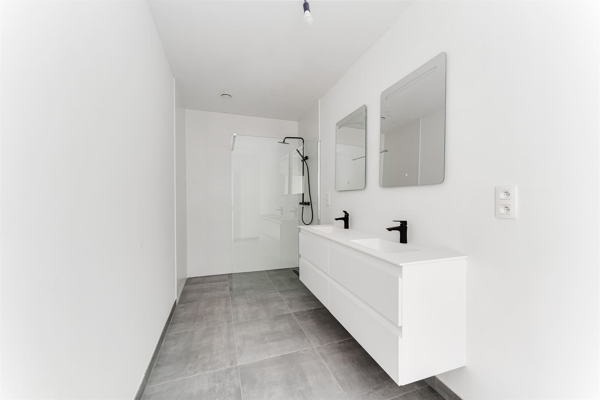 Nieuwbouw appartement 2 slpk met terras en P foto 12