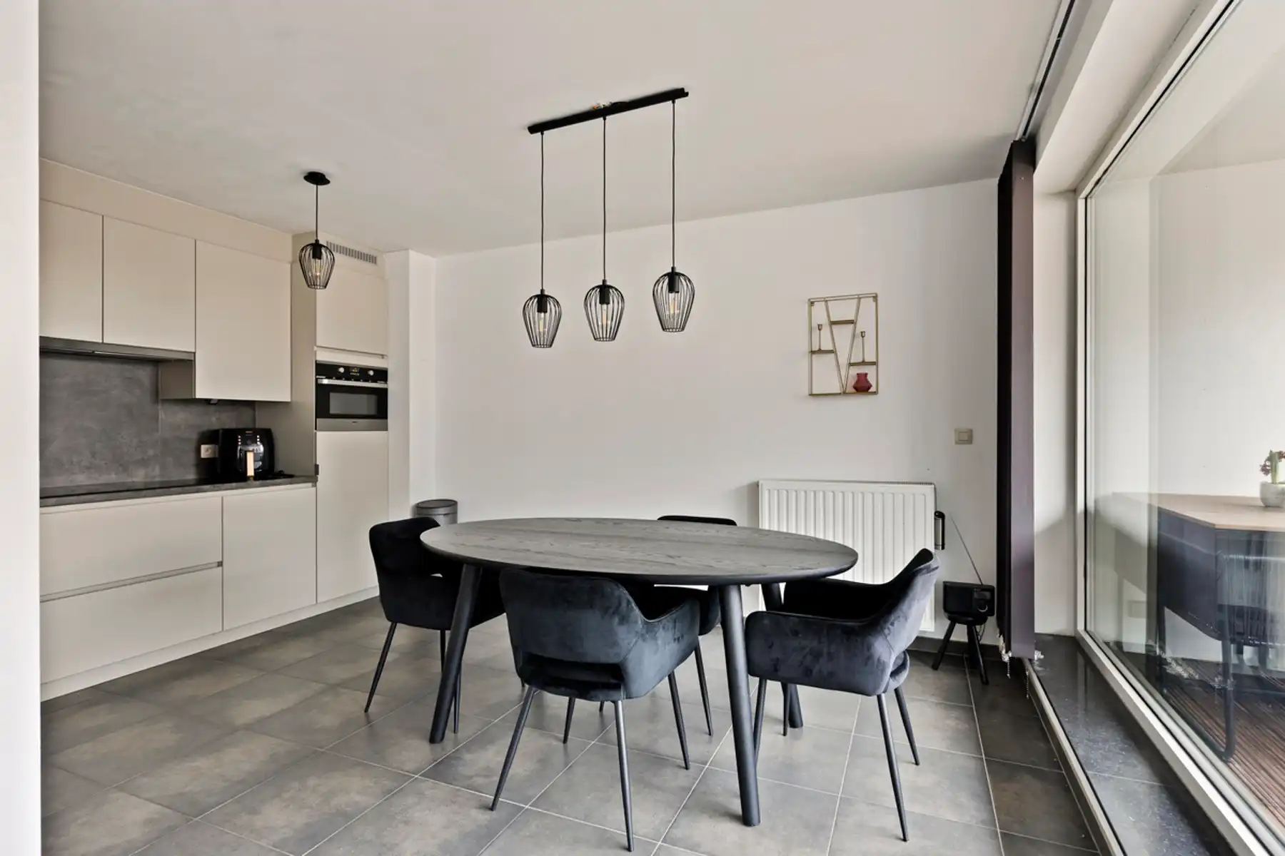 Energiezuinig appartement + autostaanplaats + kelder-berging foto 8
