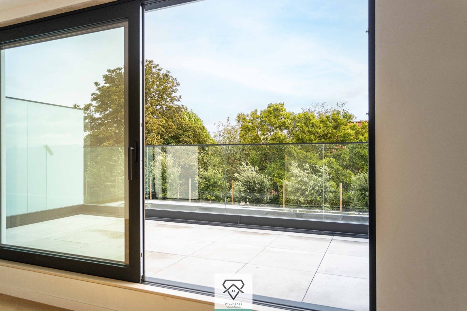 Hoogwaardige nieuwbouwwoning  met drie ruime slaapkamers, groene tuin en garage (casco verkoop) foto 10