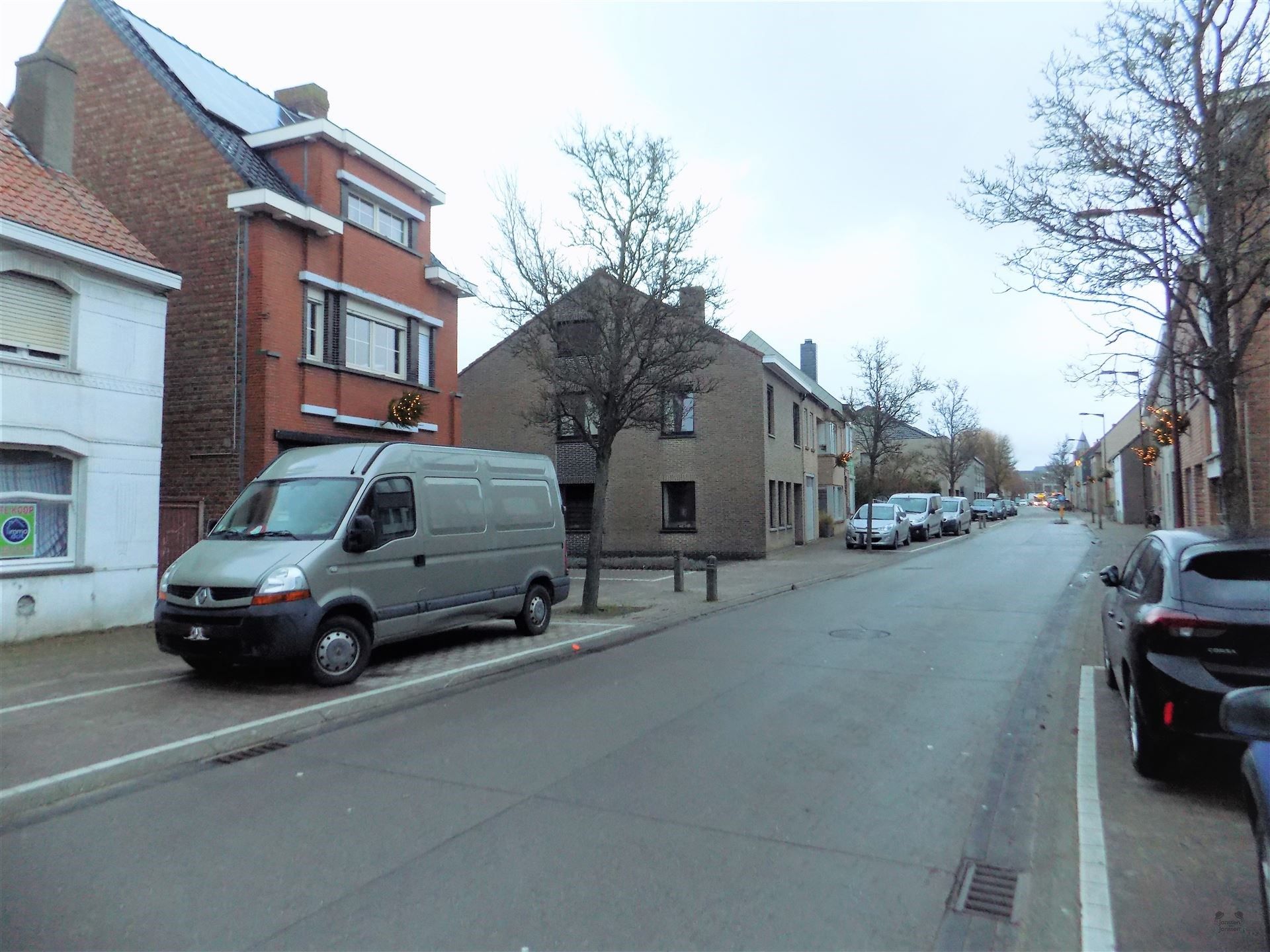 Uniek renovatieproject op 861m² in hartje Zandvoorde foto 18