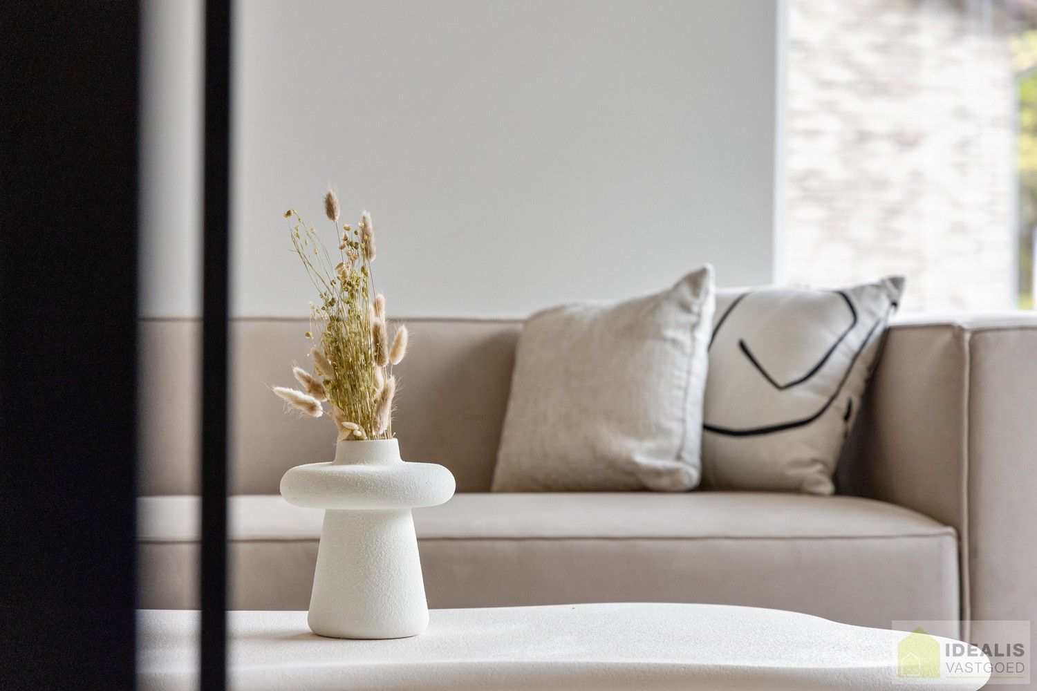 PRACHTIG GELEGEN EN INSTAPKLARE VILLA IN NIEUWBOUWSTAAT! foto 16