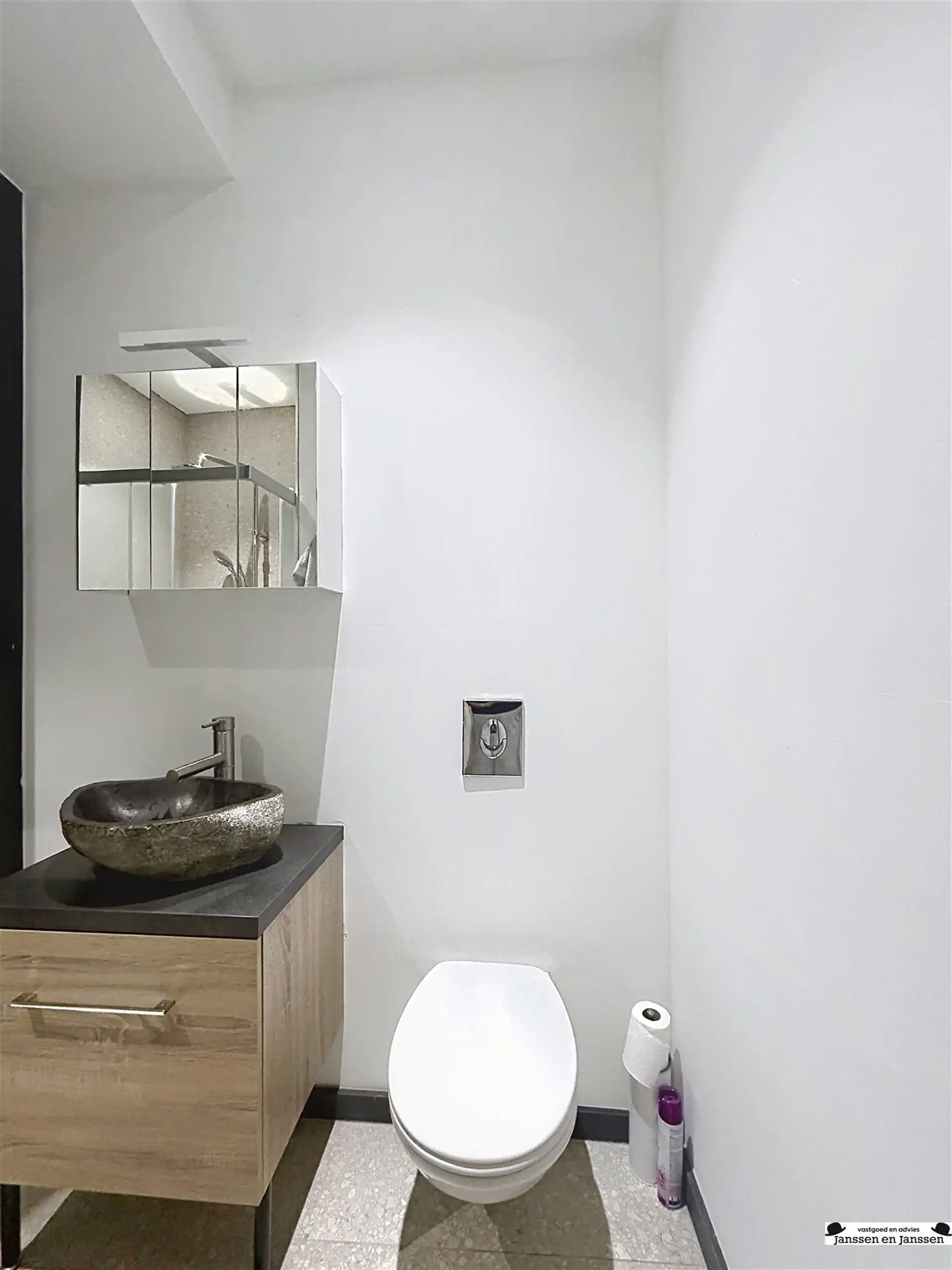 Bemeubeld 2 slaapkamer appartement op top locatie foto 6