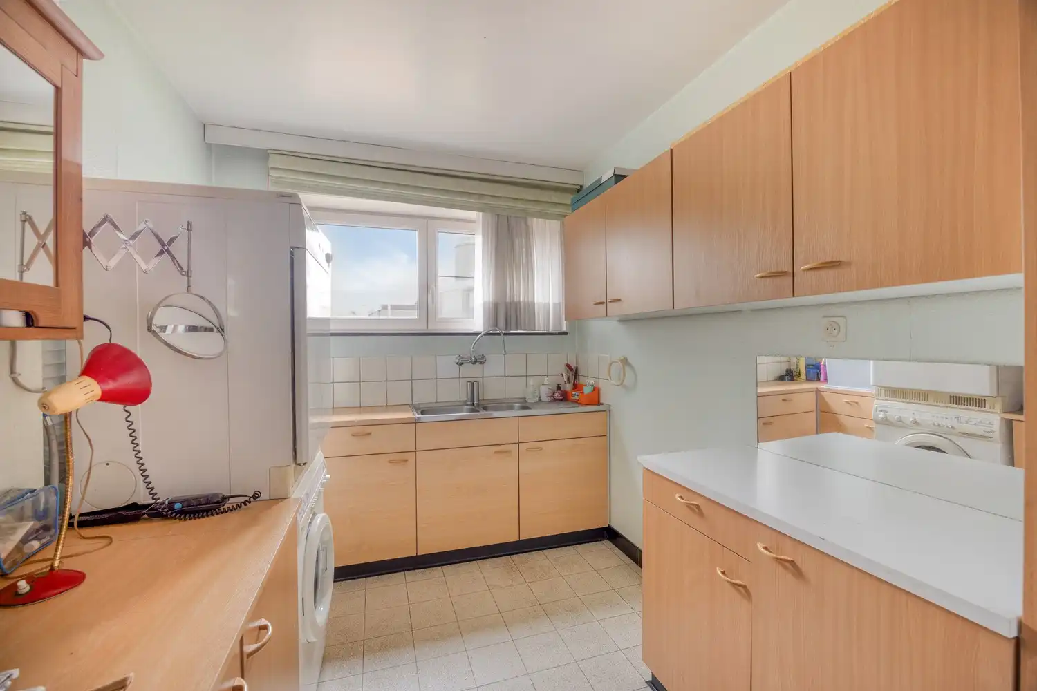 Gezinswoning met 4 slaapkamers en aangelegde tuin in doodlopende straat foto 14