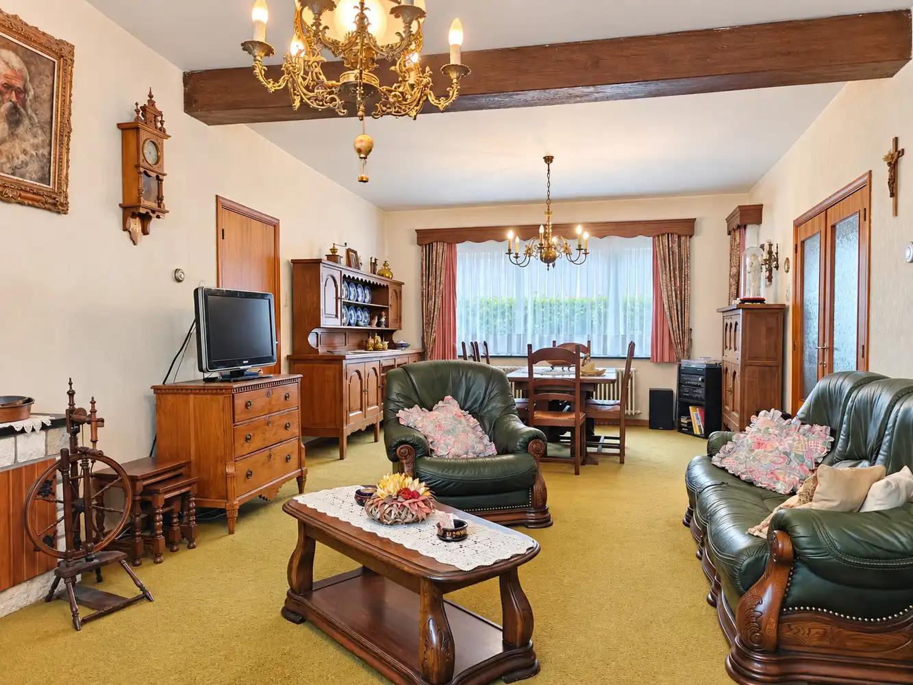 Charmante, te renoveren woning met veel potentieel gelegen in het prachtige Neerharen foto 13