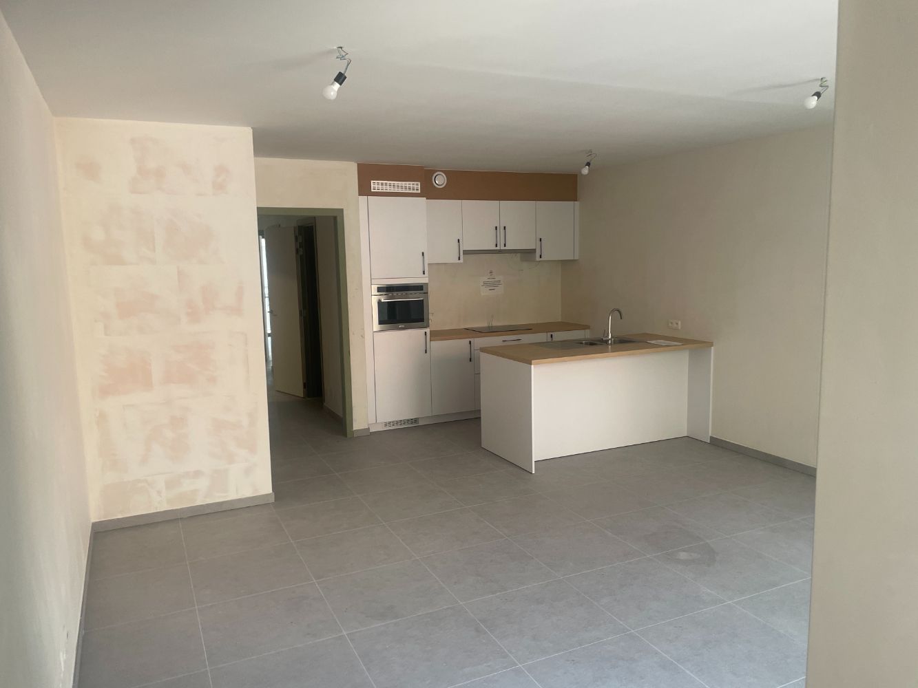 2-slaapkamer appartement TE HUUR in nieuwbouw residentie Evelyne te Oostende foto 8