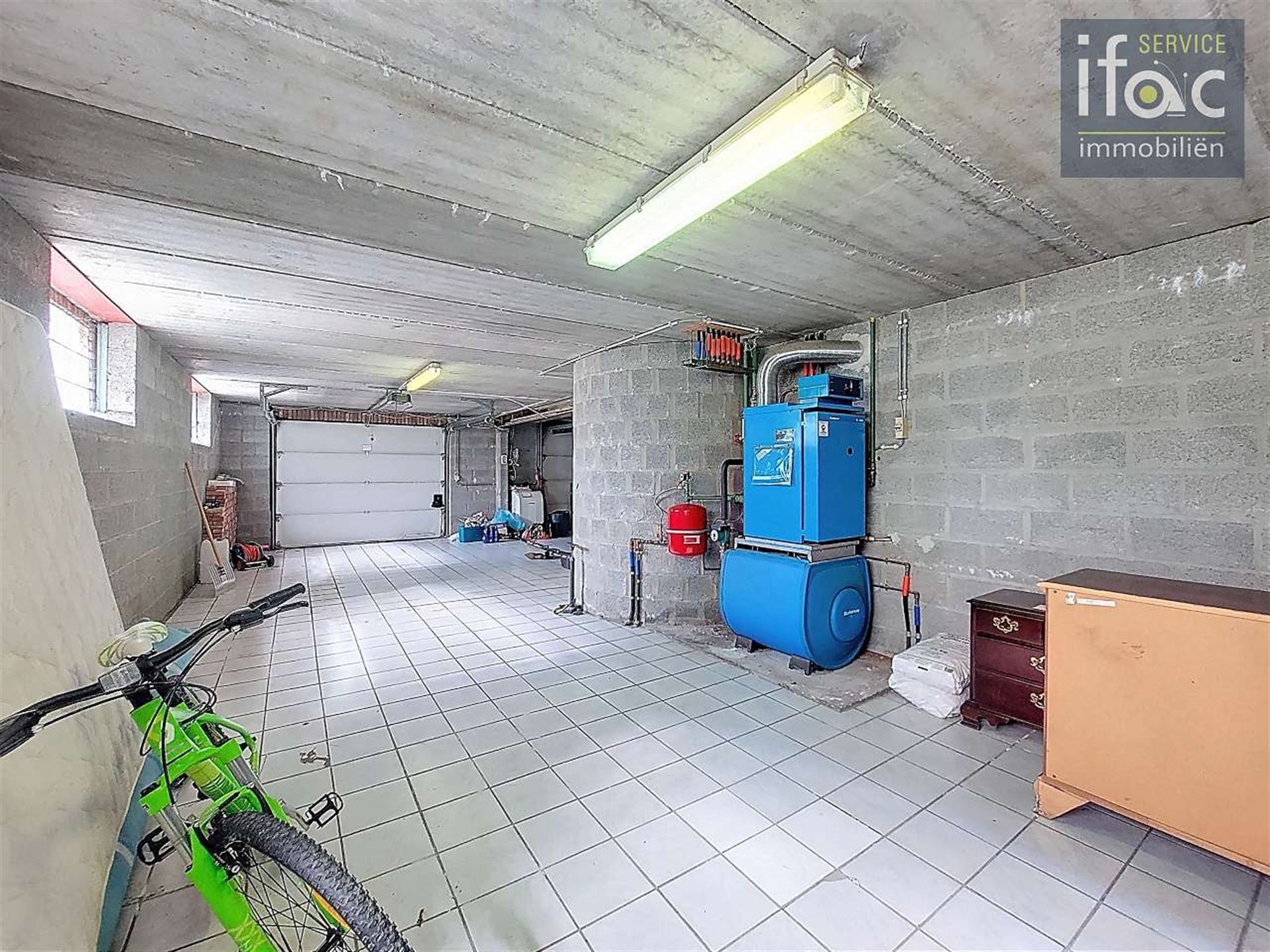 Fantastisch gelegen villa met panoramisch uitzicht  foto 28