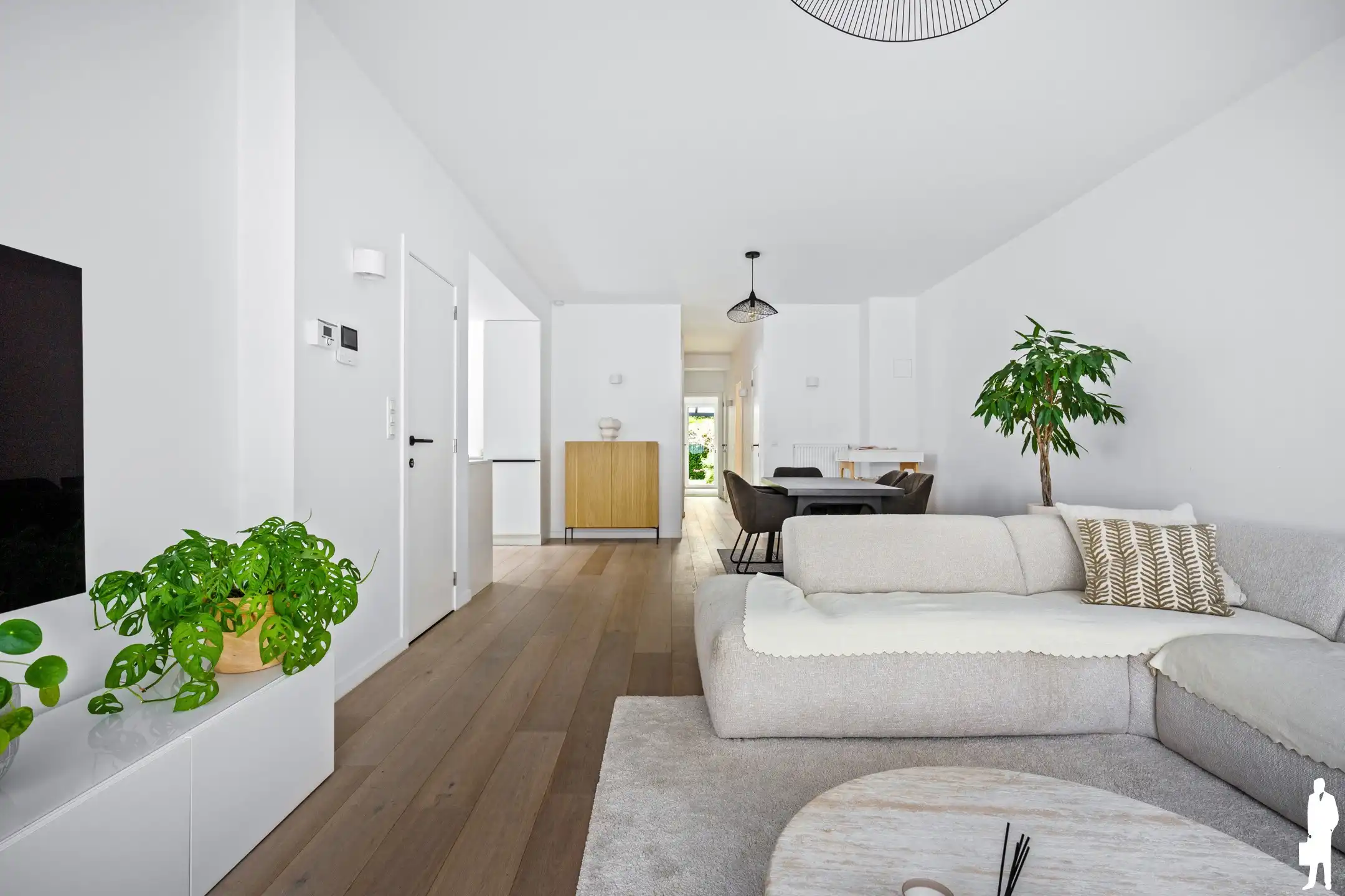 Lichtrijk gerenoveerd gelijkvloers appartement met garage  foto 5