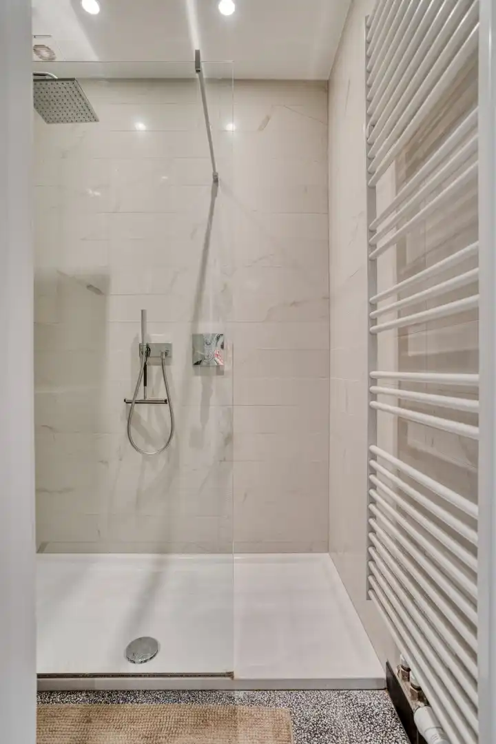 Gerenoveerd 1 slaapkamer appartement in een residentie in Art Deco-stijl met zijdelings zeezicht foto 15