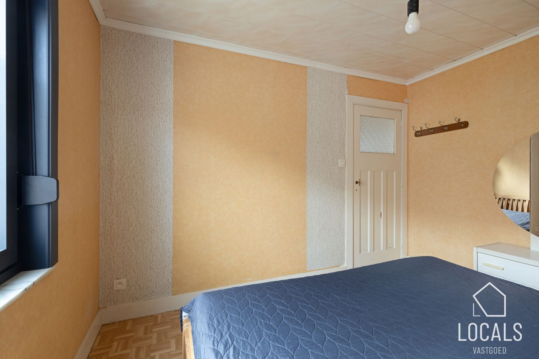 Deels gerenoveerde woning met stadstuin in hartje Ninove foto 13