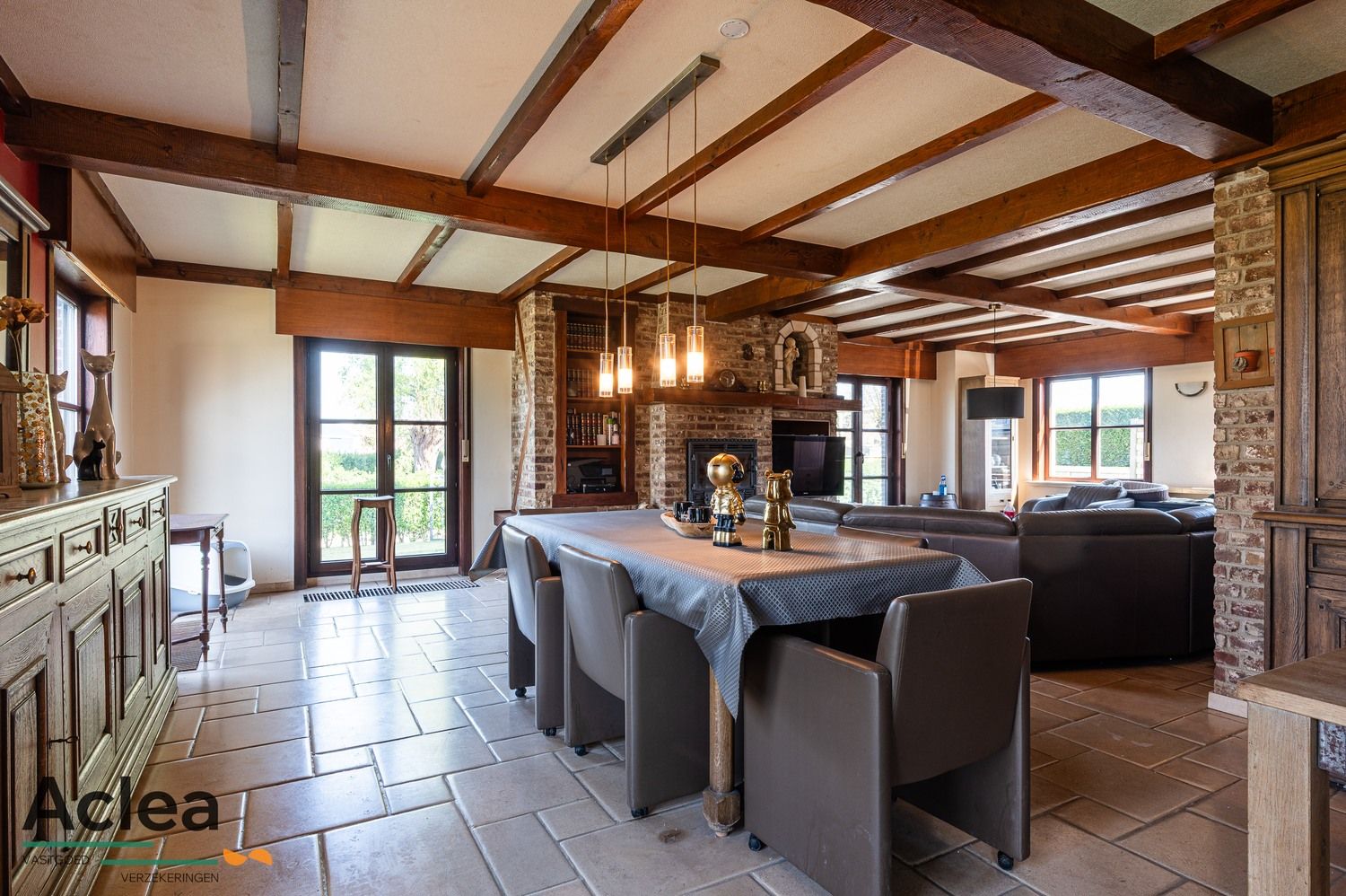 Rustig gelegen villa in landelijke stijl, omgeven door groen en natuur foto 10