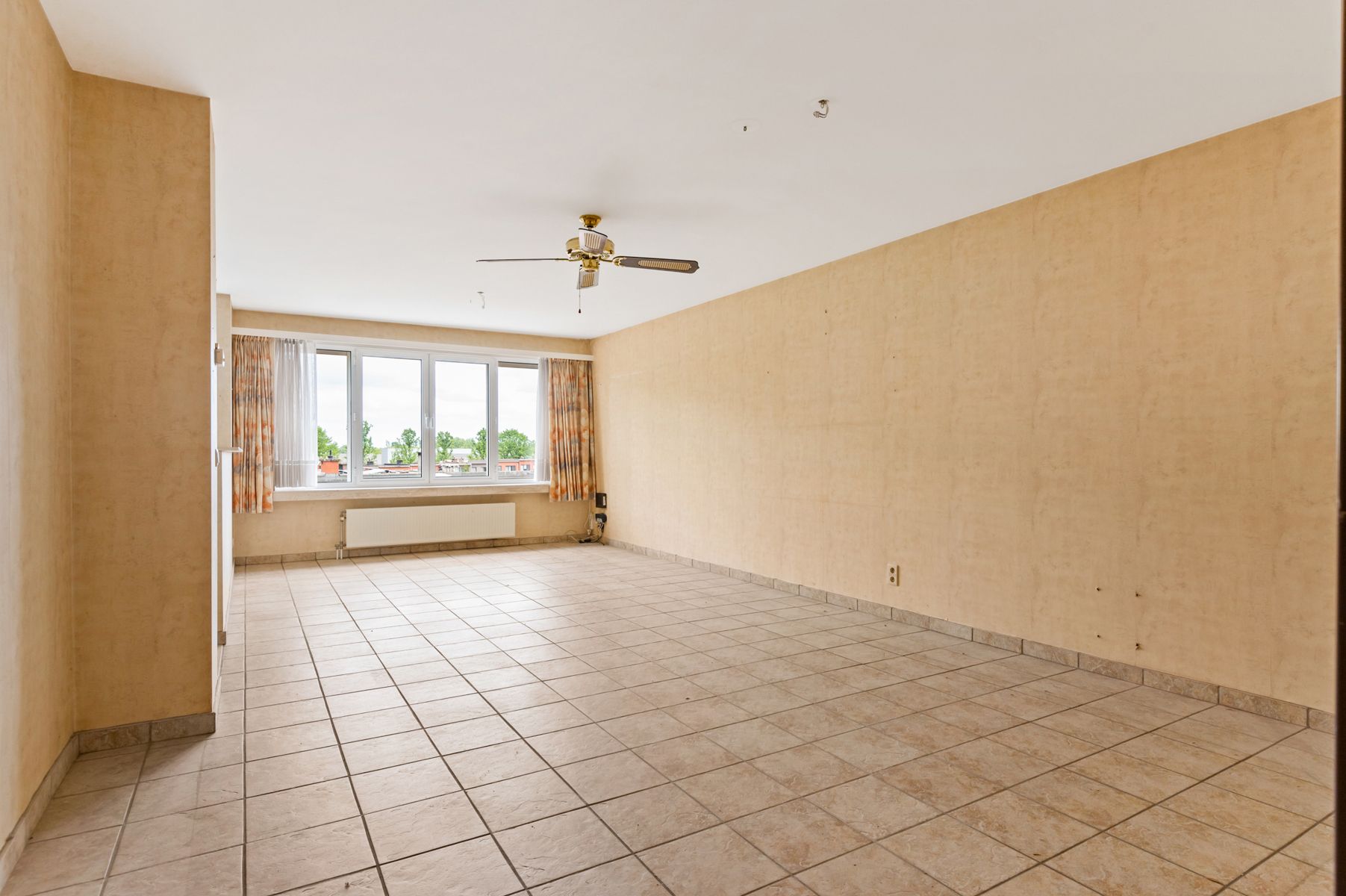 Prima onderhouden app met 2 kamers en terras foto 5
