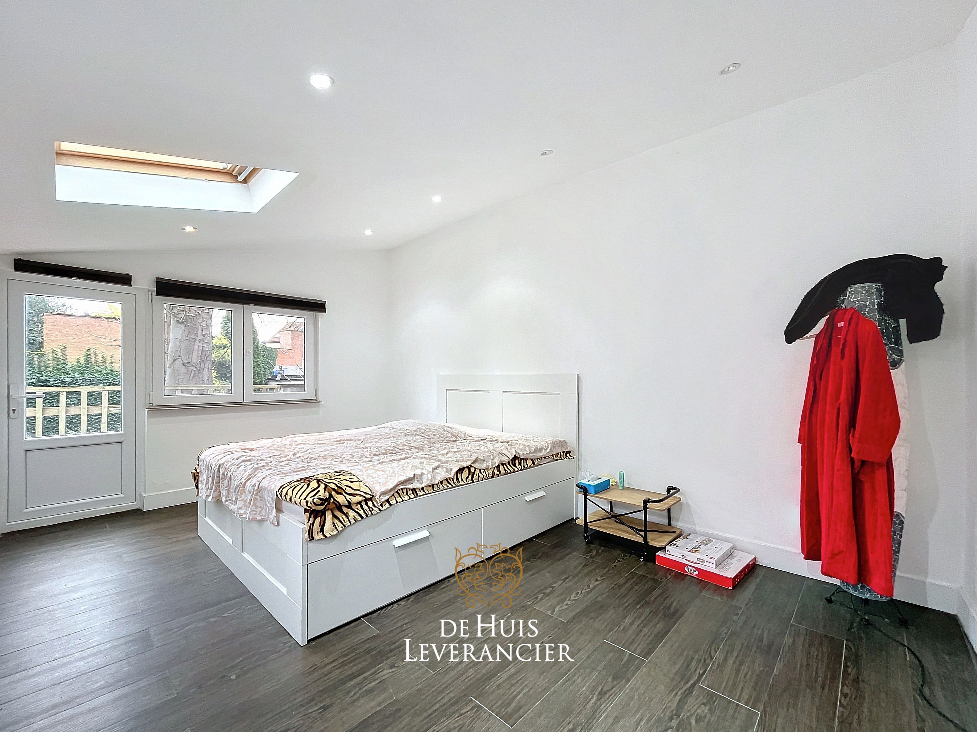 RUIME woning te koop (8 slpks, 2 badk) die ook perfect als tweewoonst kan dienen foto 39