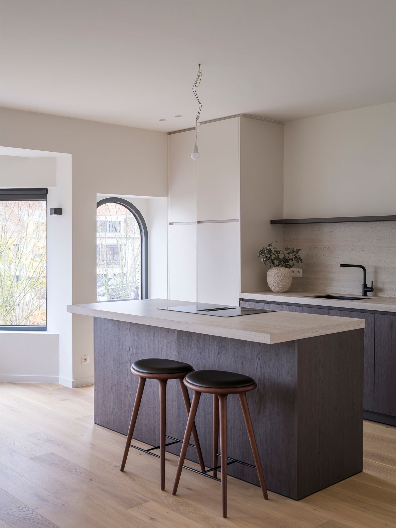 Ruim en luxueus drie slaapkamer appartement aan de Stropkaai foto 4