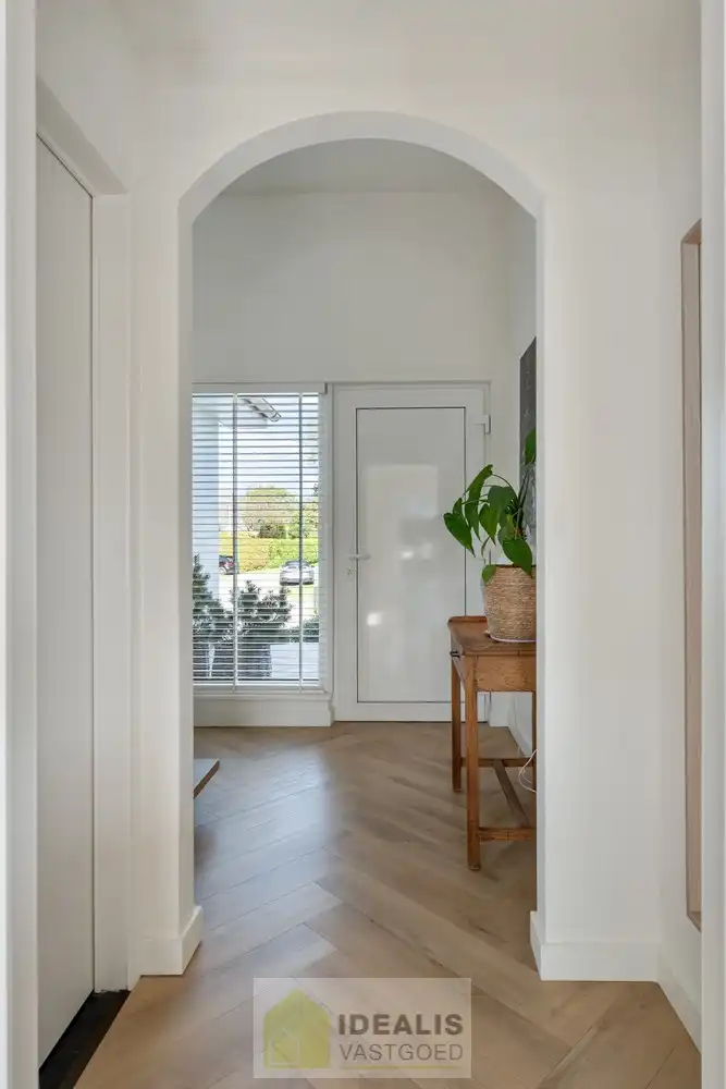 IDEALIS VASTGOED – Een prachtige instapklare woning in het fijne Hamont op een steenworp van de NL-grens! foto 5