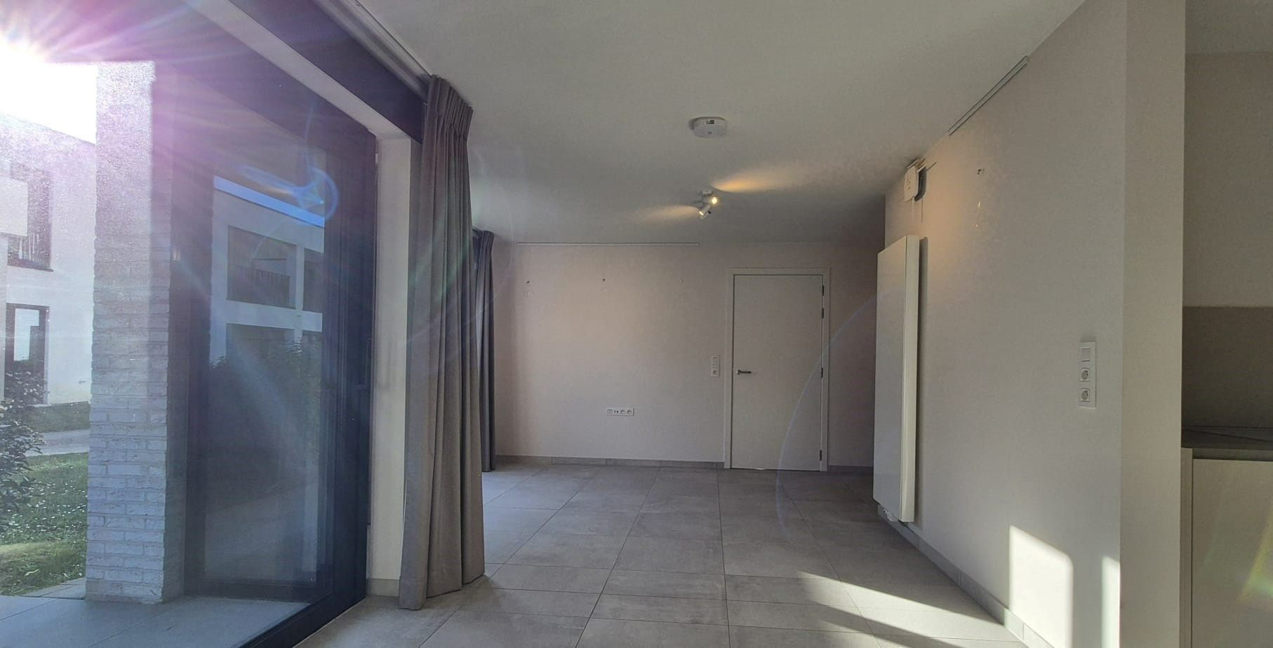 Ruime, gelijkvloerse, recente serviceflat met terras in luxueuze residentie!  foto 12