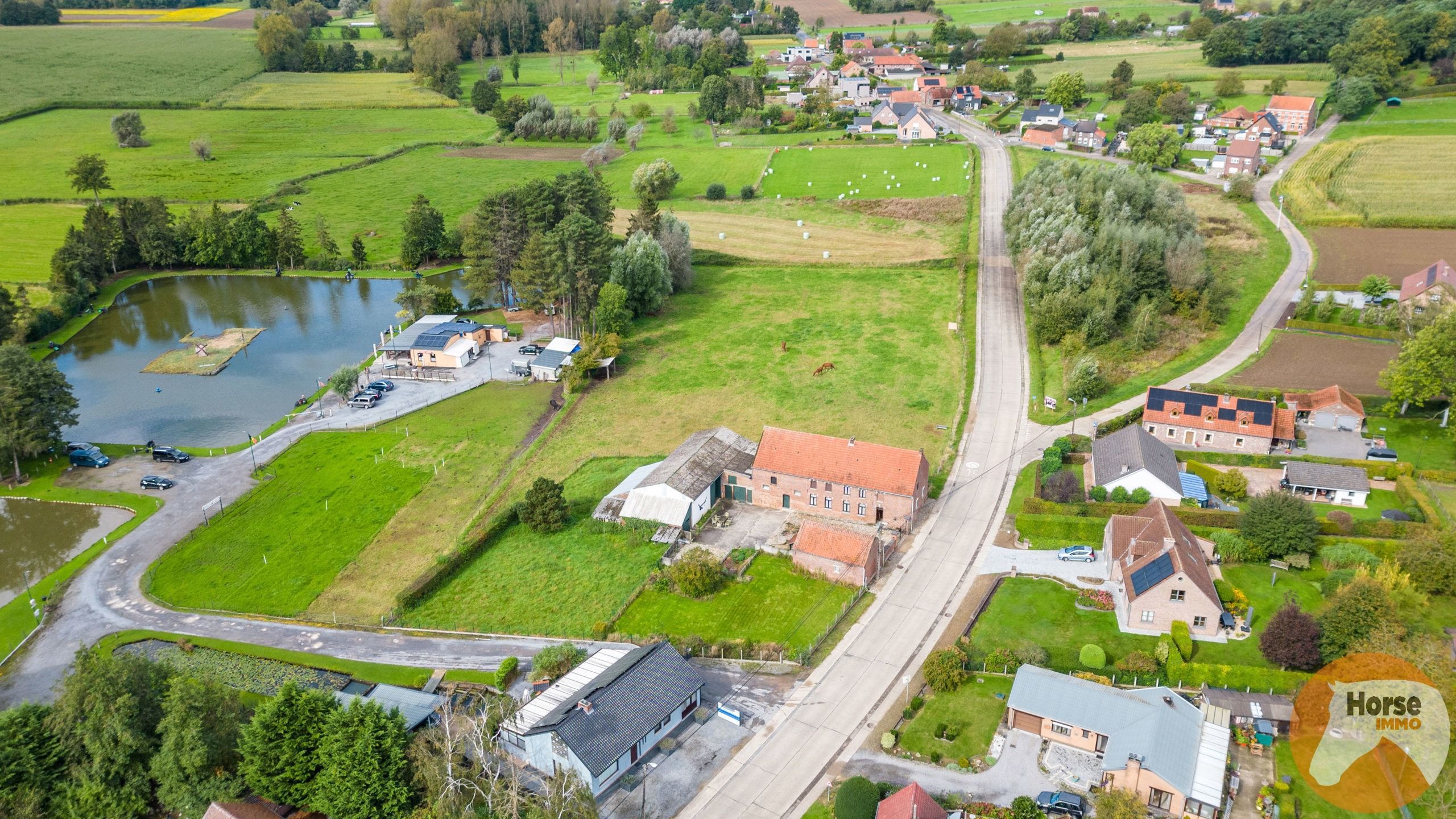 GLABBEEK - Hoeve met bouwgrond en weiland op 87a foto 1